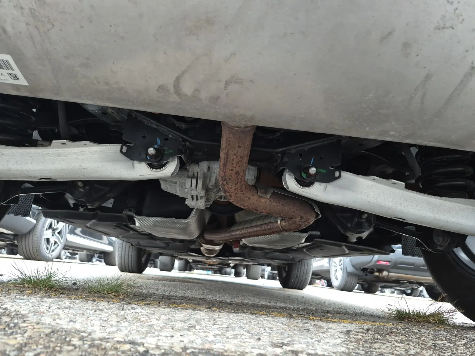 Undercarriage - Rear Photo
