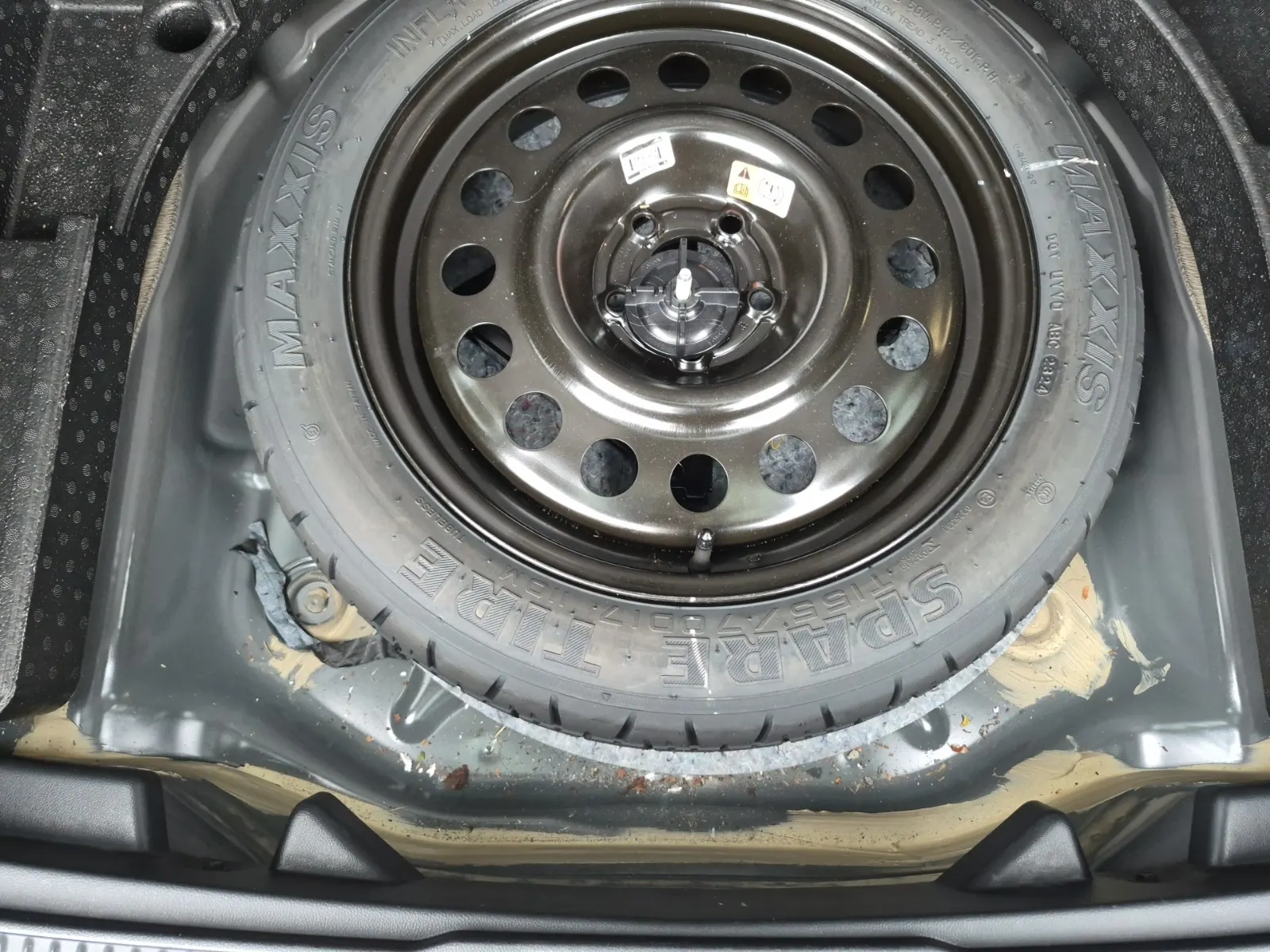 Spare Tire & Wheel Photo
