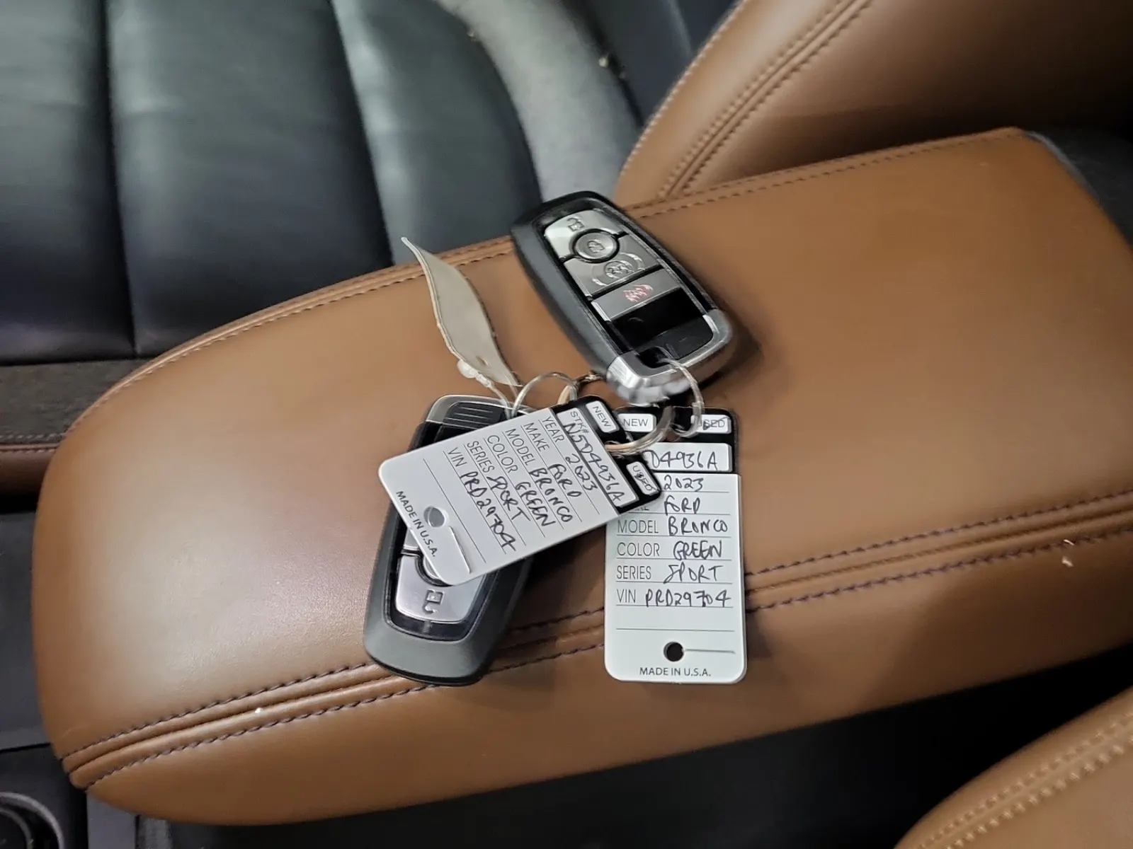Keys/Fobs/Manual Photo