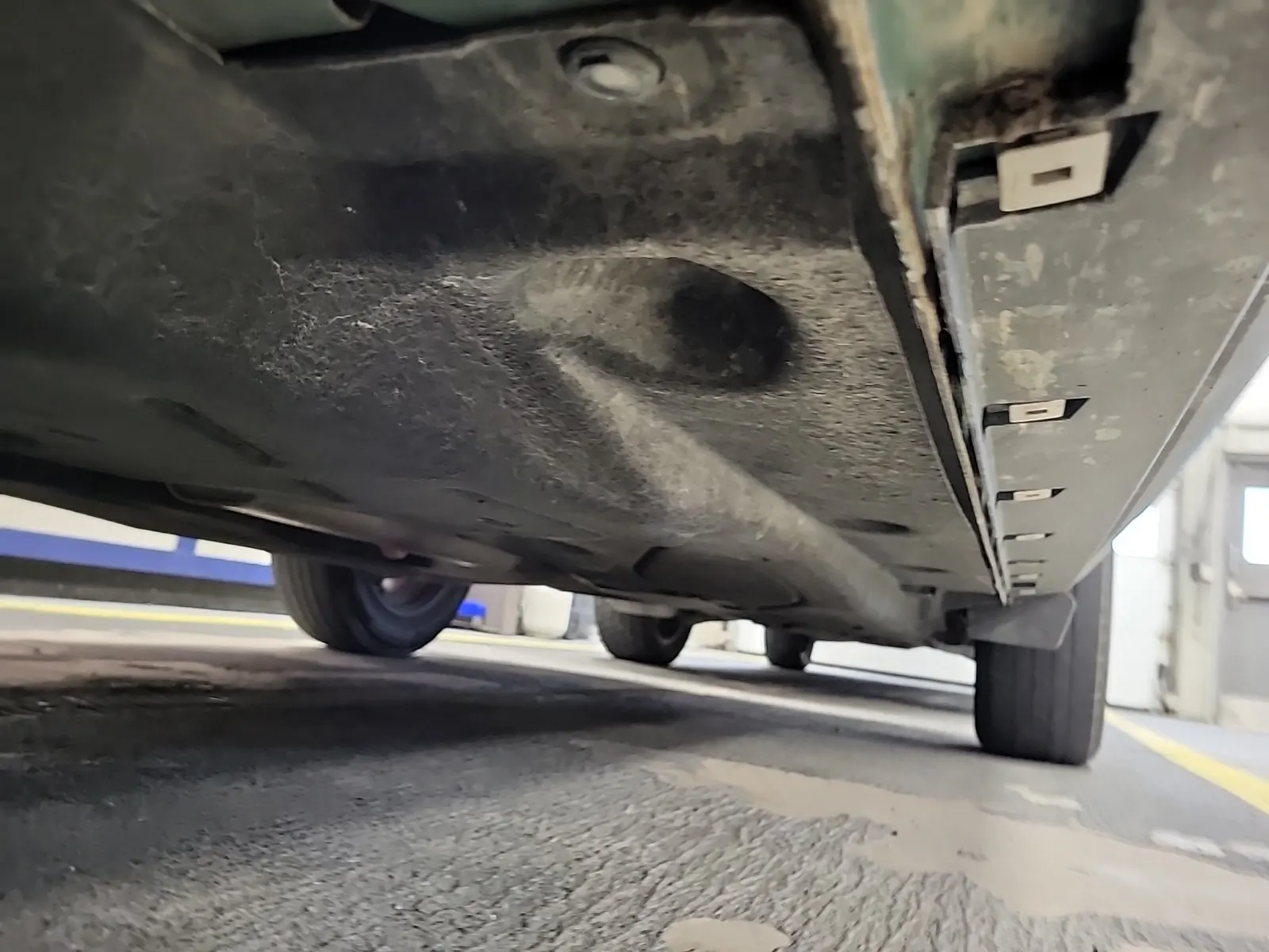 Undercarriage - Driver Photo