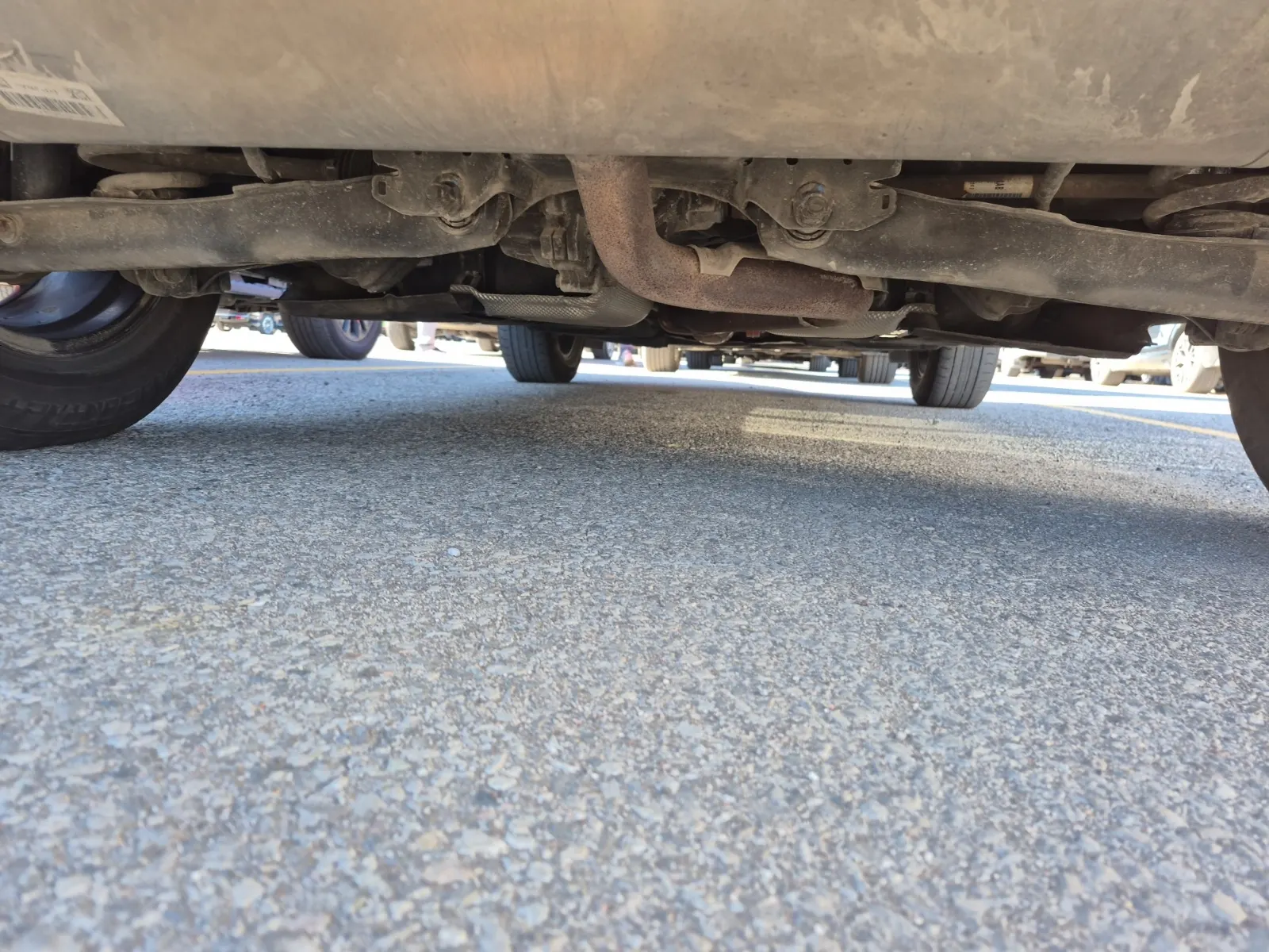 Undercarriage - Rear Photo