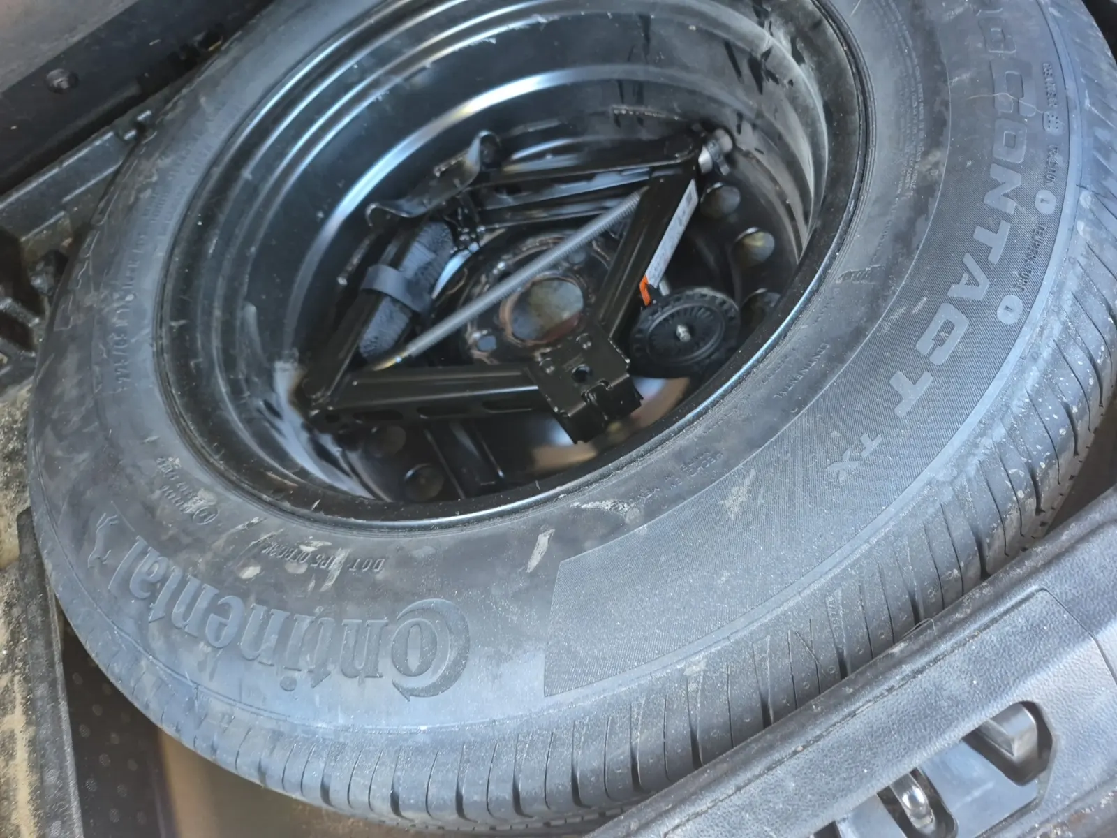 Spare Tire & Wheel Photo