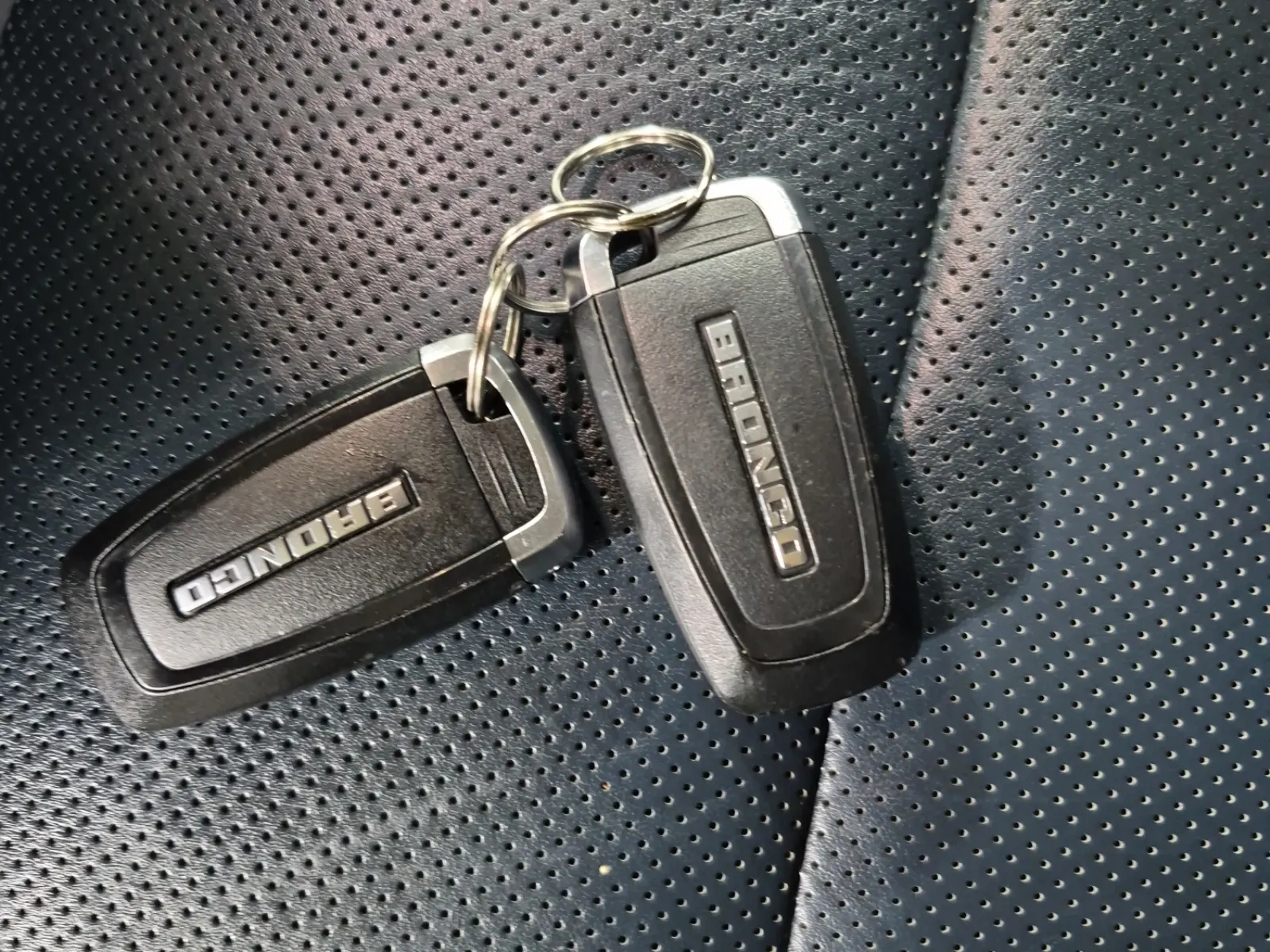 Keys/Fobs/Manual Photo