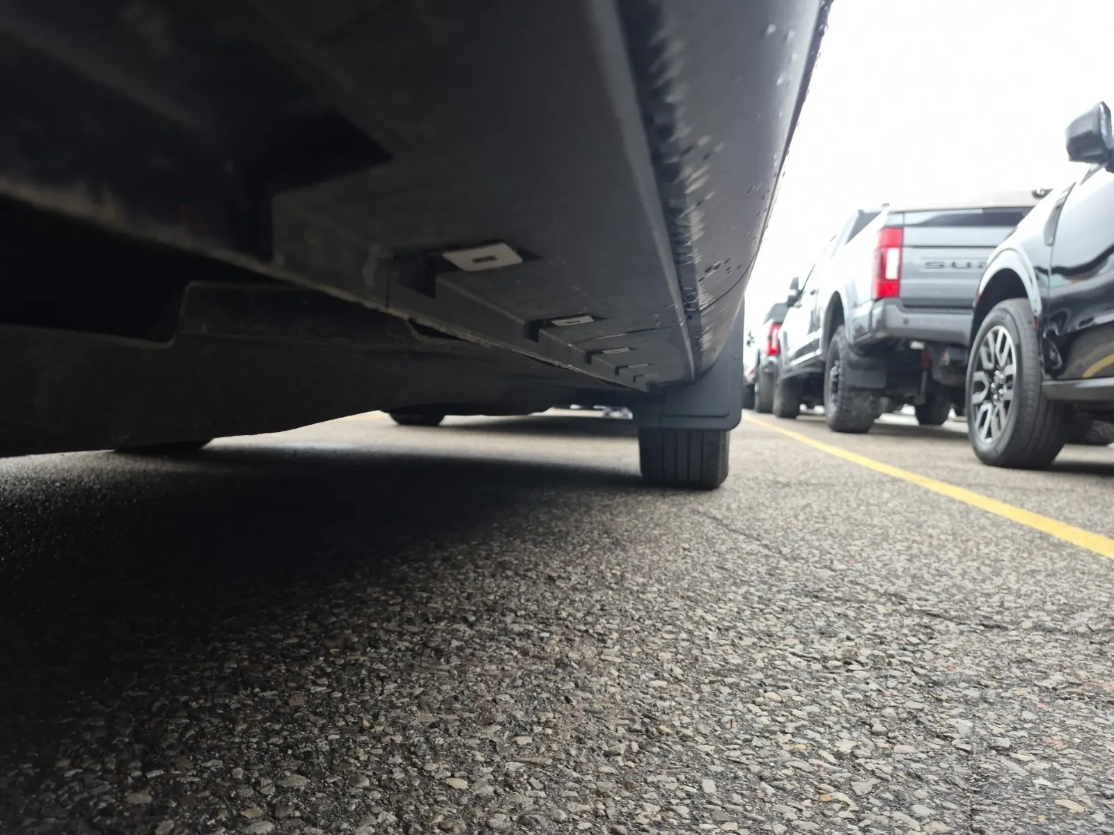 Undercarriage - Passenger Photo