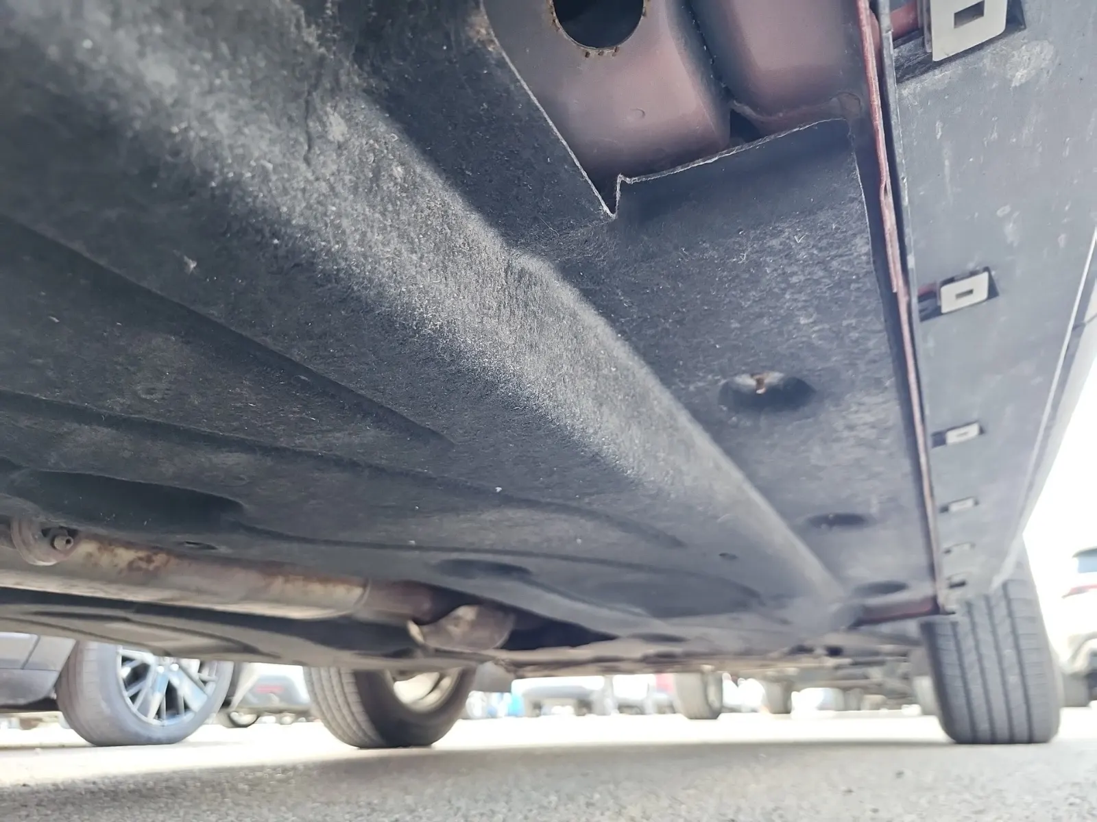 Undercarriage - Passenger Photo