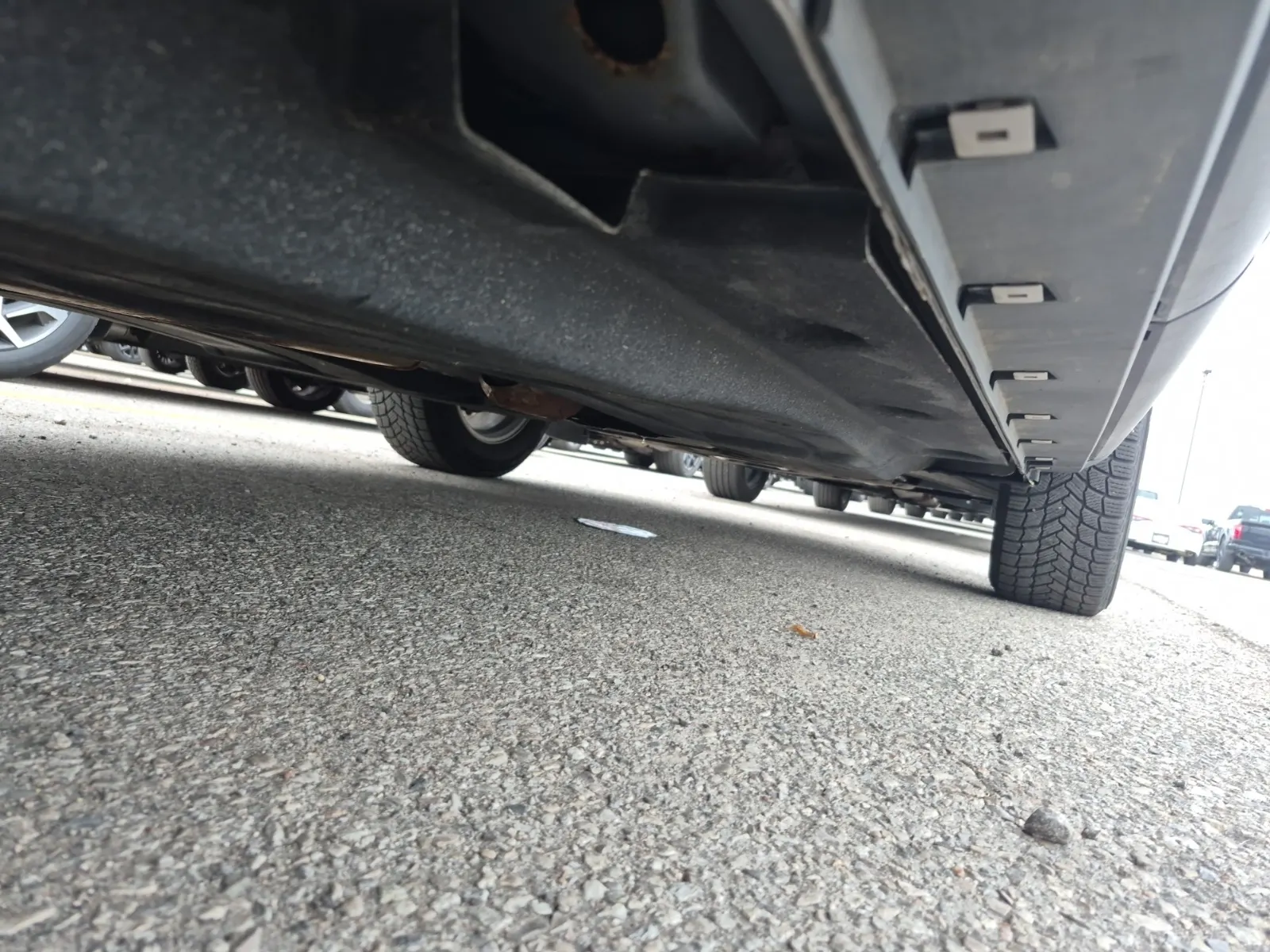 Undercarriage - Passenger Photo