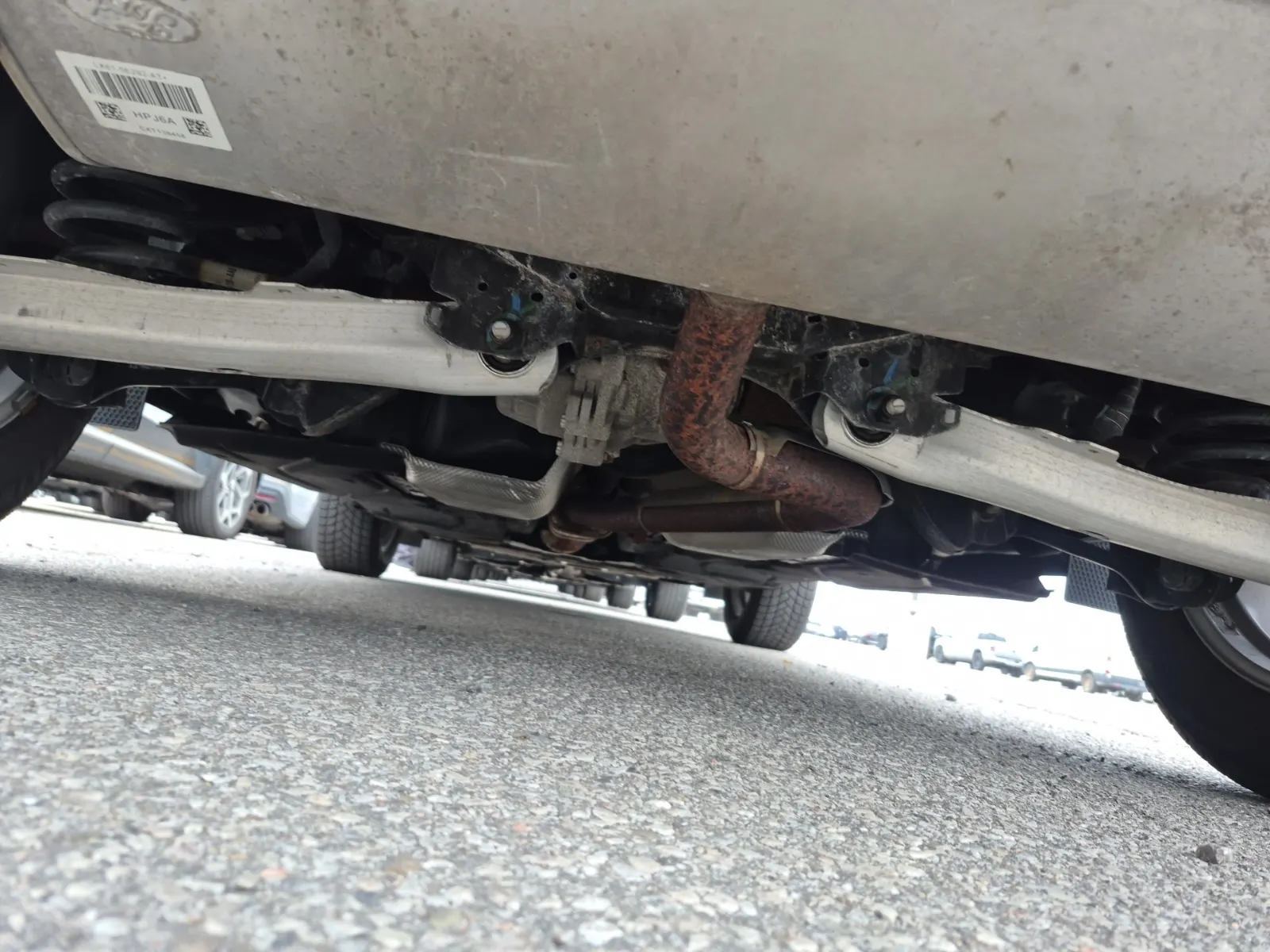 Undercarriage - Rear Photo