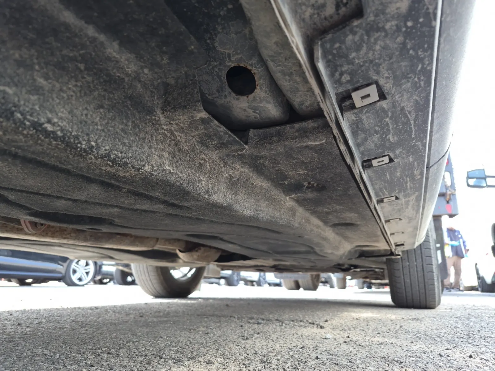 Undercarriage - Passenger Photo