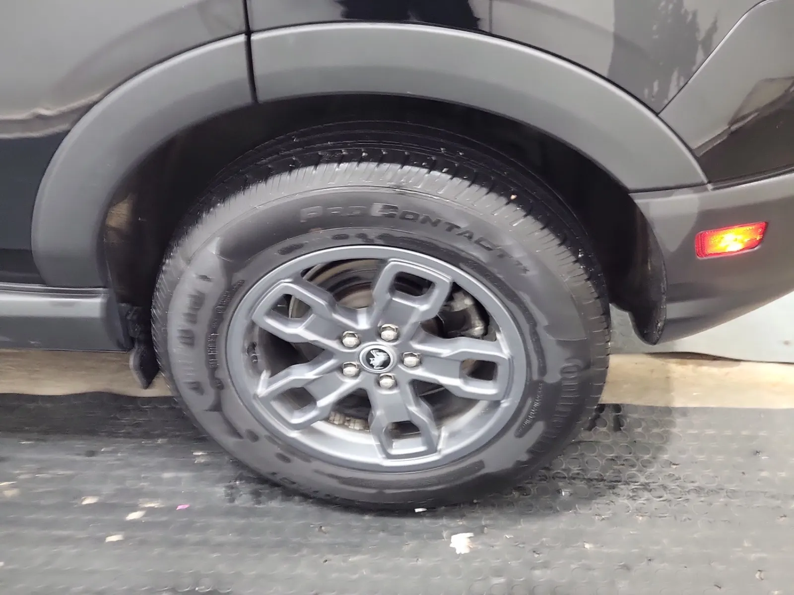 Left Rear Wheel/Tire Photo