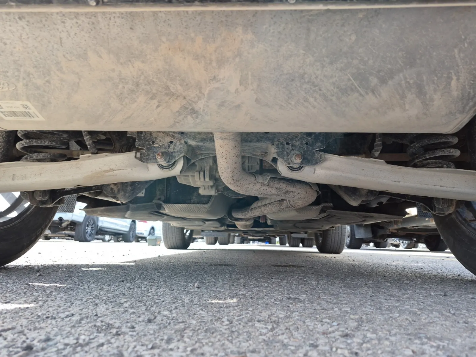 Undercarriage - Rear Photo