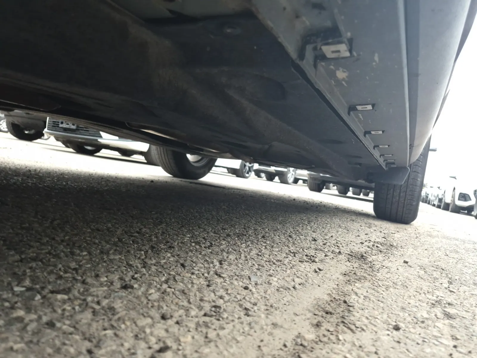 Undercarriage - Driver Photo