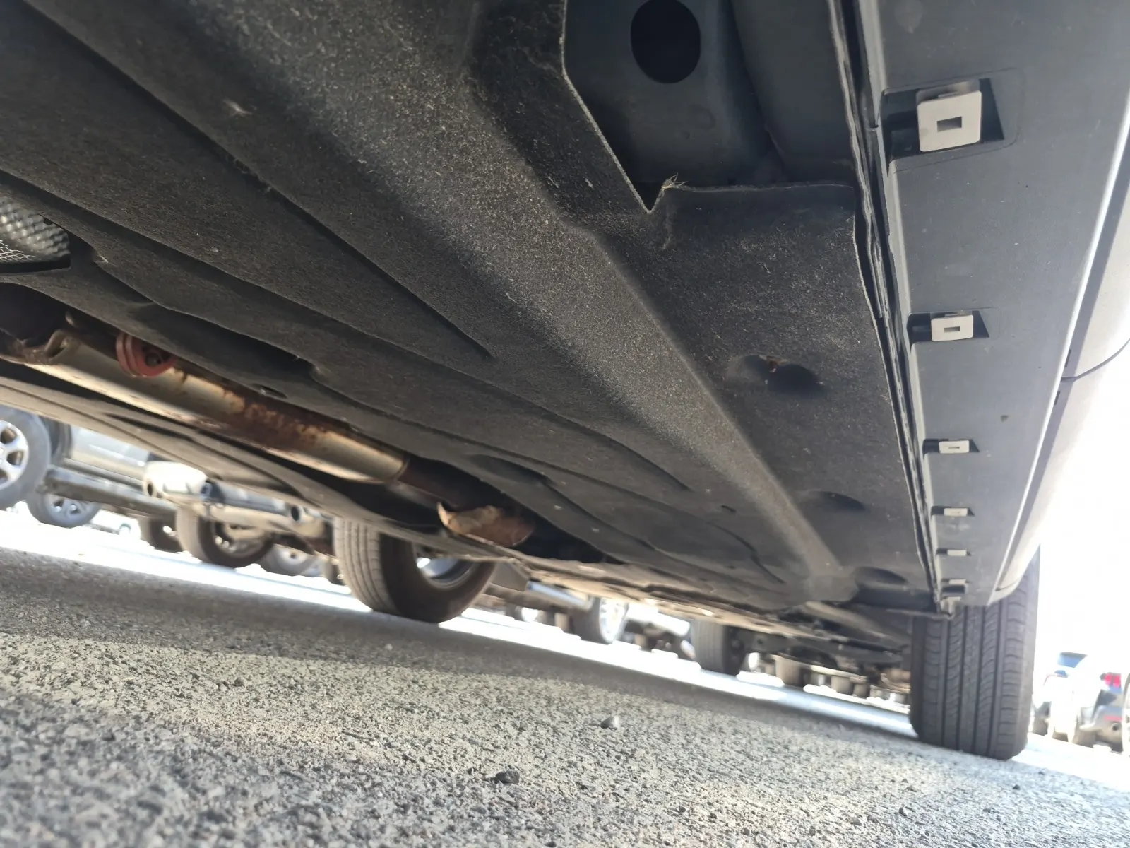 Undercarriage - Passenger Photo