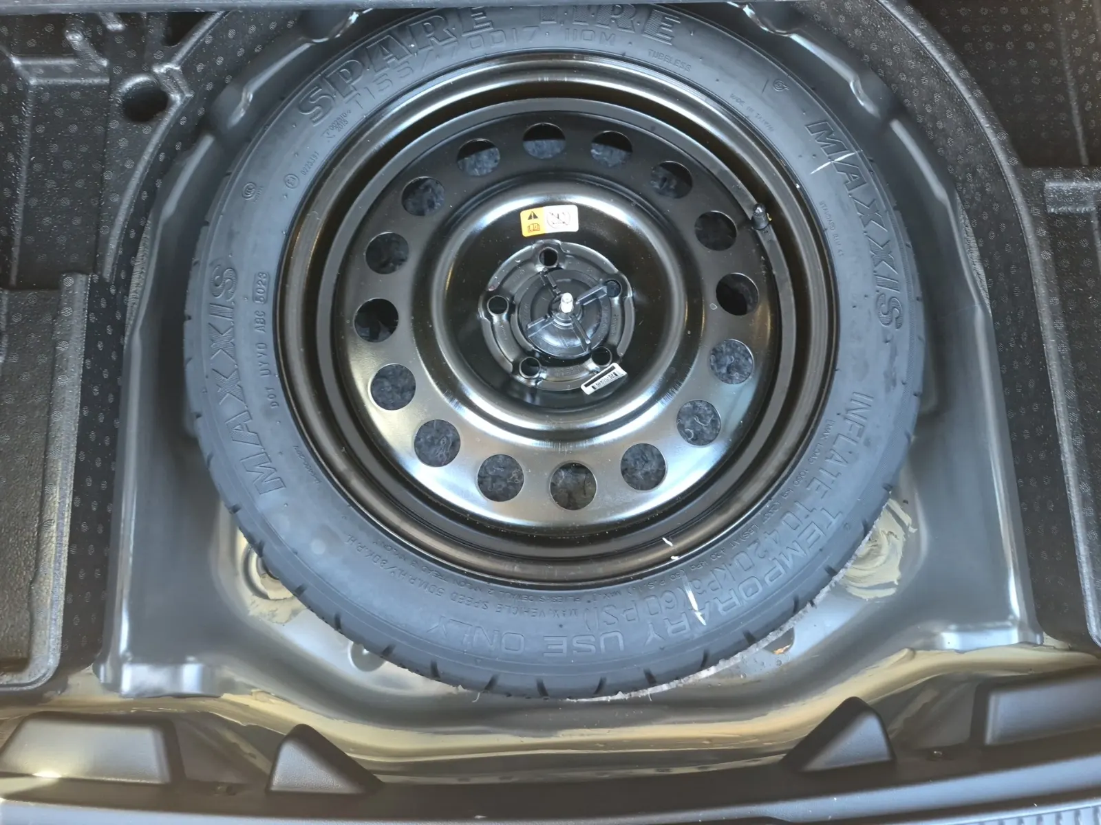 Spare Tire & Wheel Photo