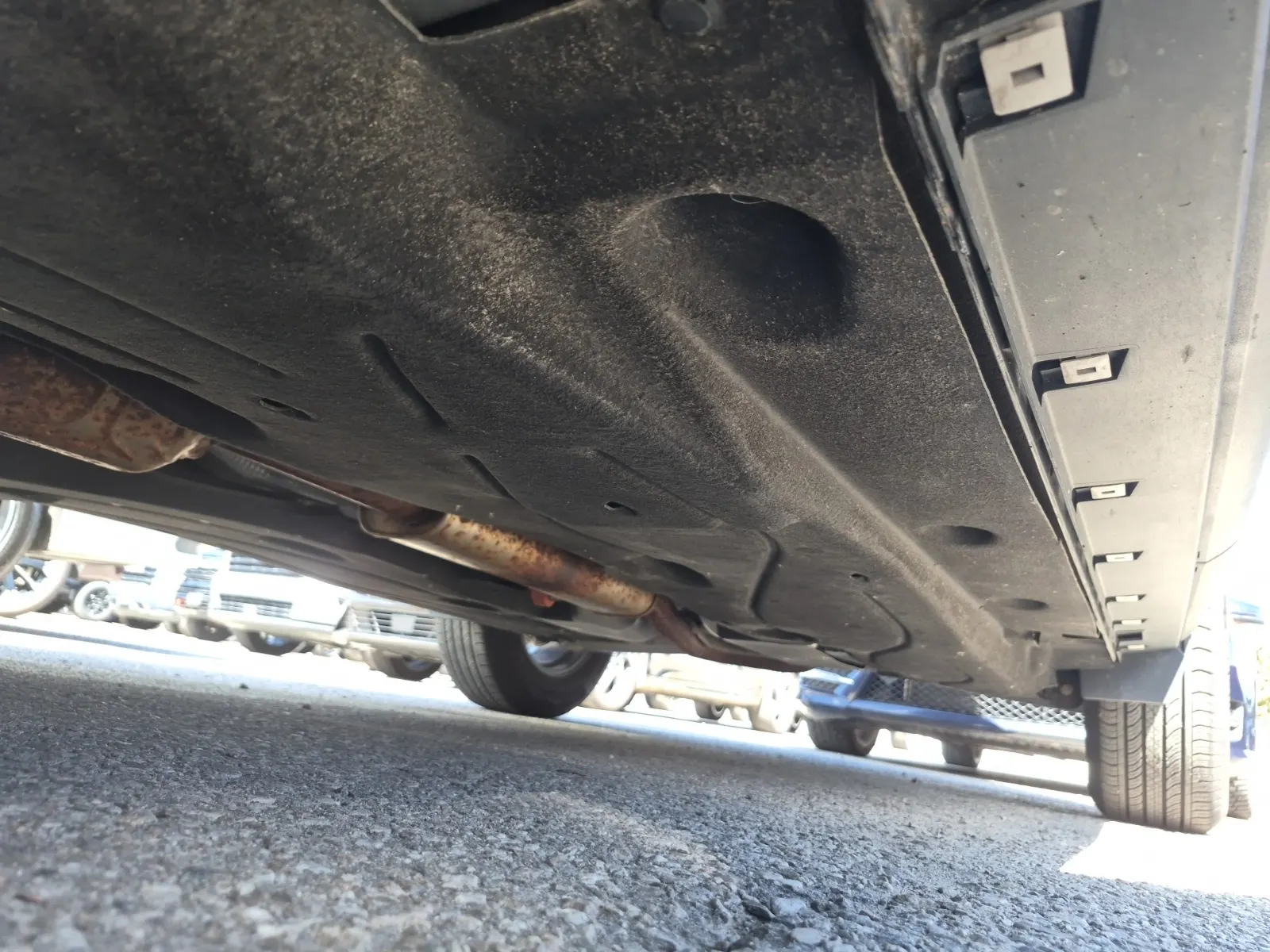 Undercarriage - Driver Photo