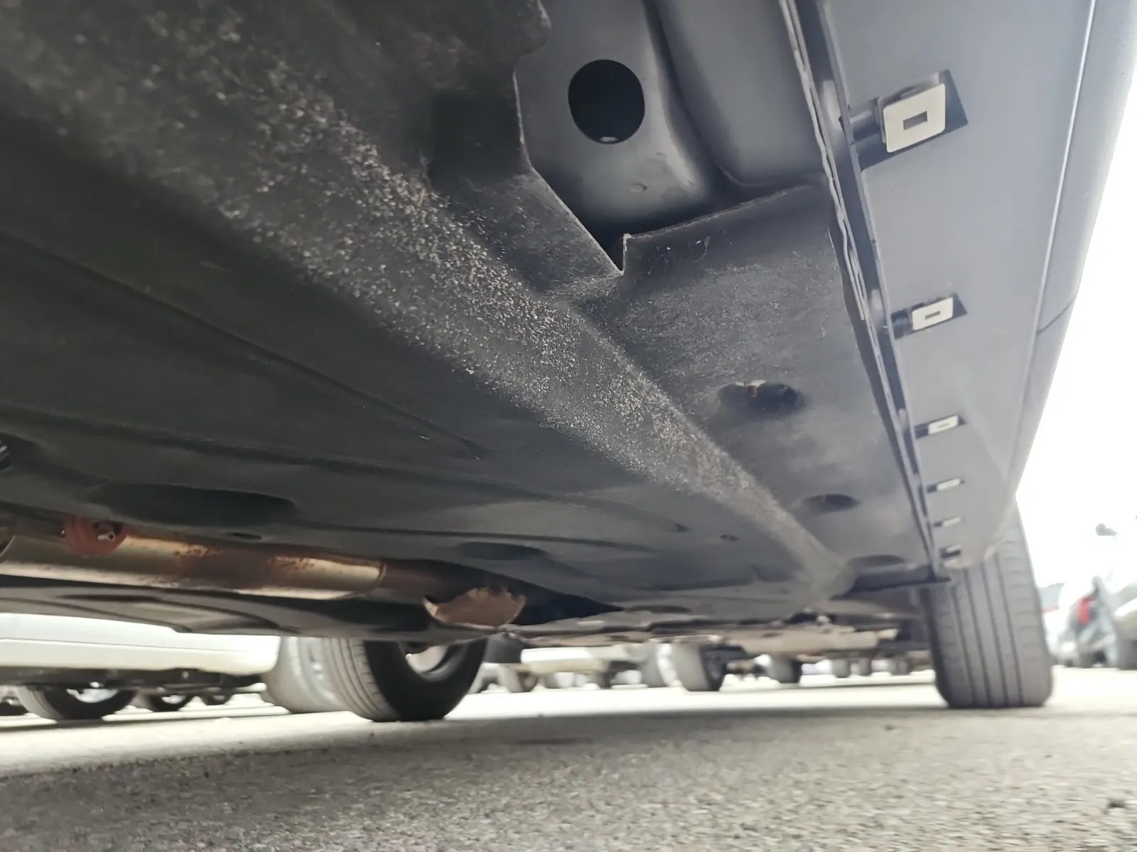 Undercarriage - Passenger Photo