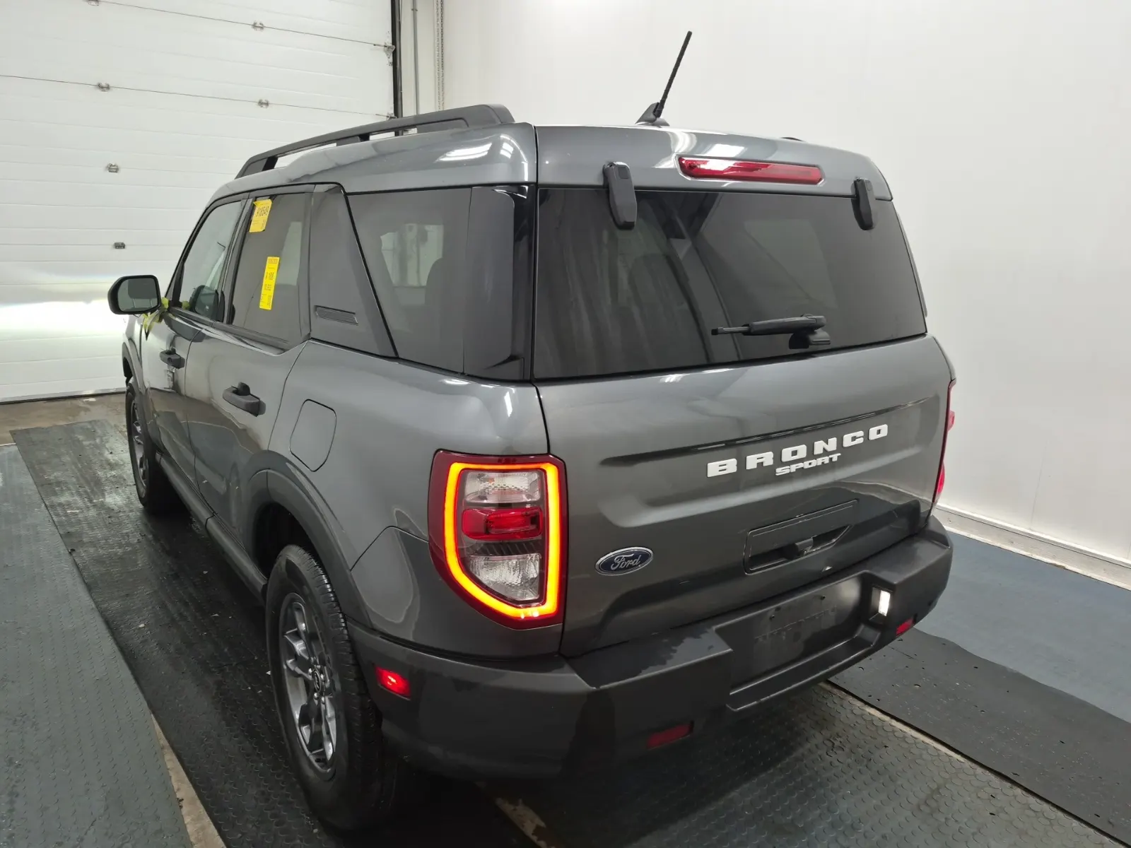 Driver Rear 3/4 Photo