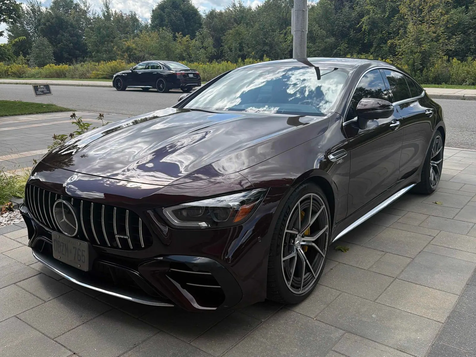 3/4 Front (Main image)