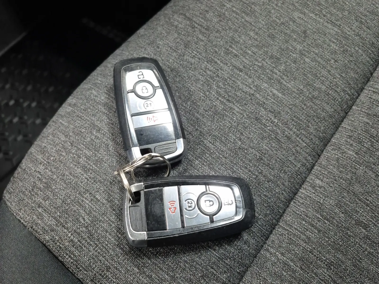Keys/Fobs/Manual Photo