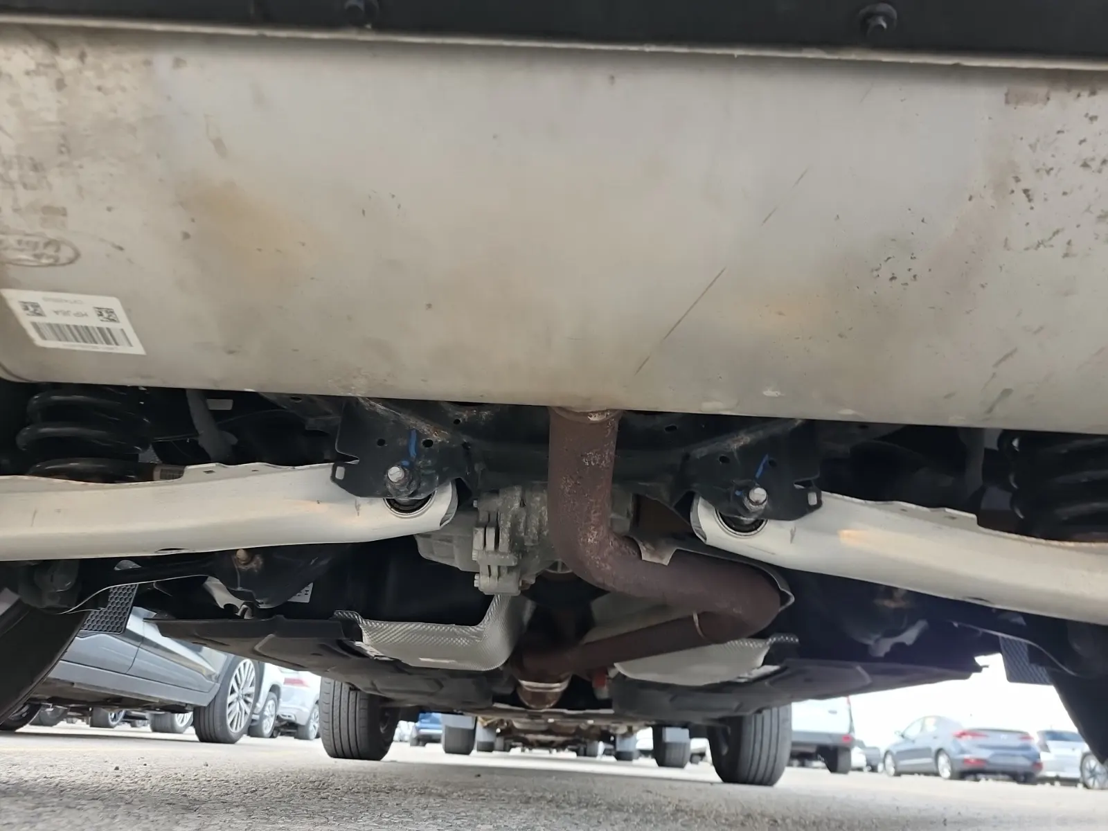 Undercarriage - Rear Photo