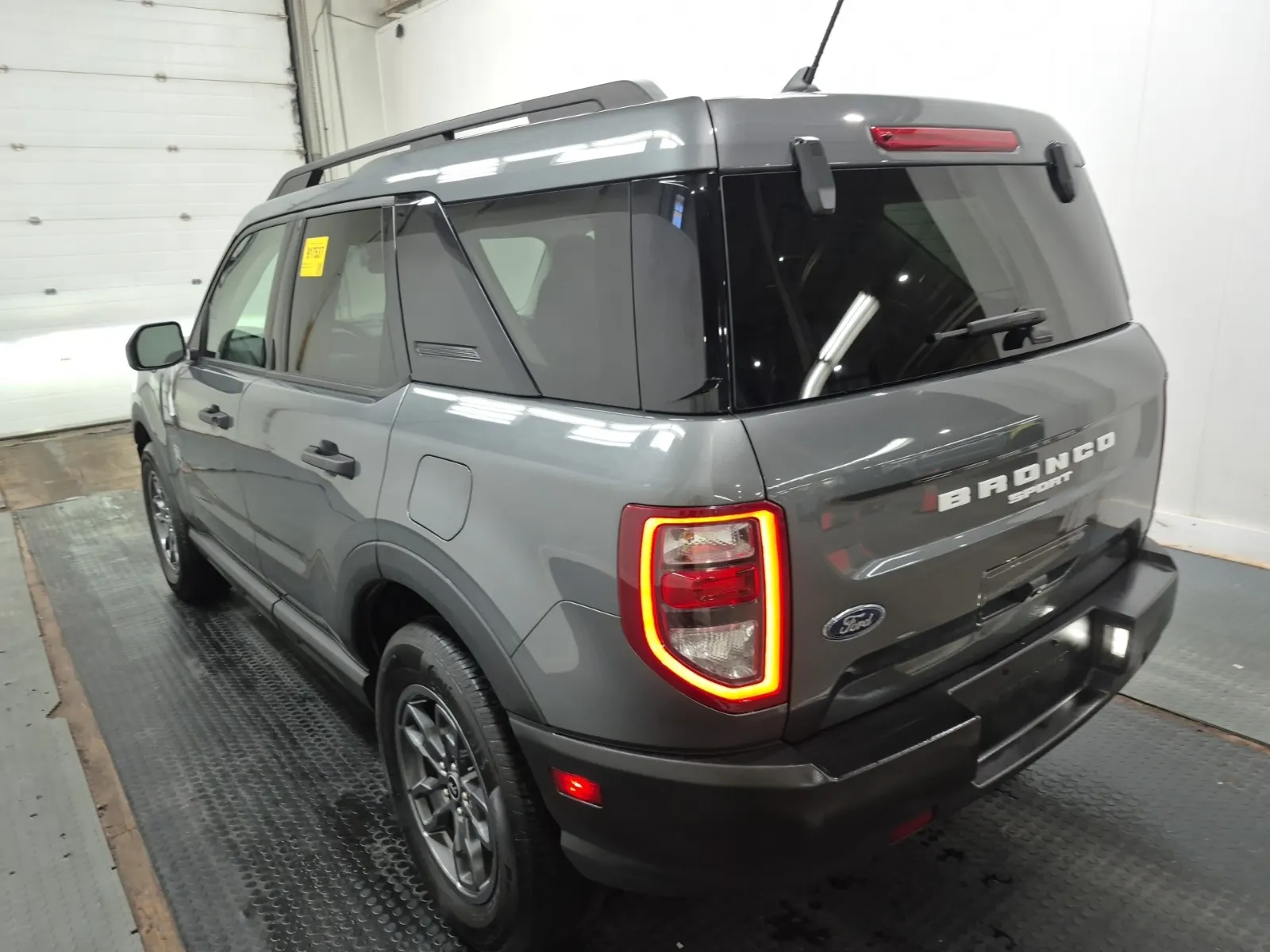 Driver Rear 3/4 Photo