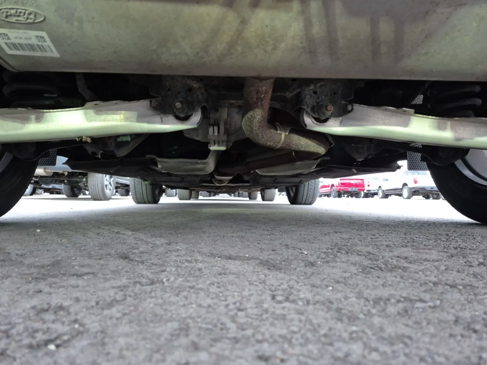 Undercarriage - Rear Photo
