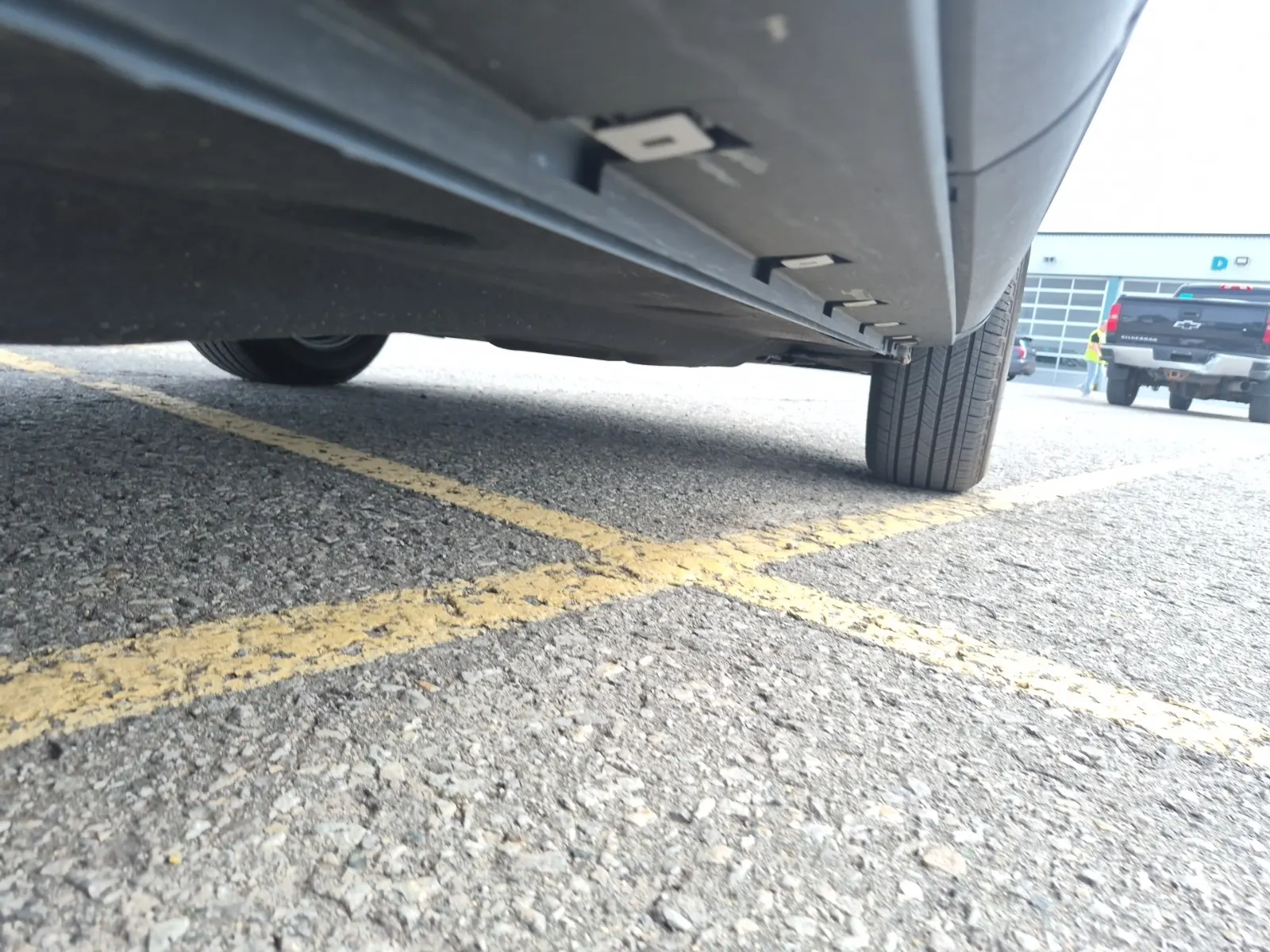 Undercarriage - Passenger Photo