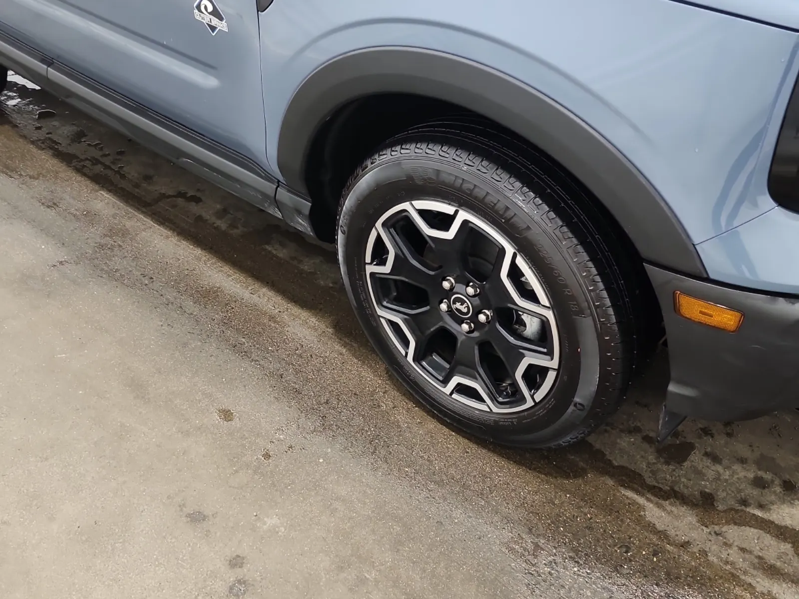 Right Front Wheel/Tire Photo