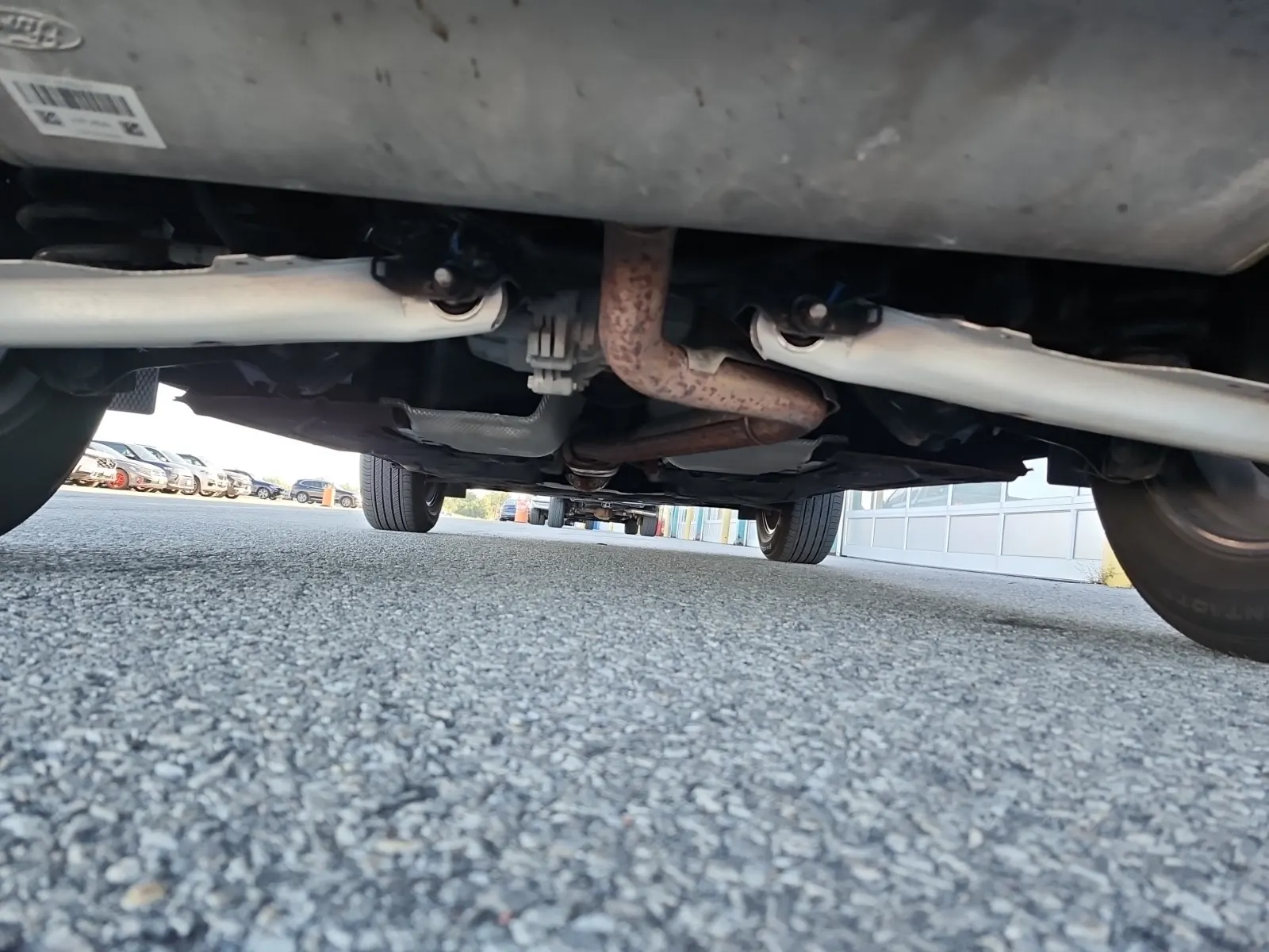Undercarriage - Rear Photo