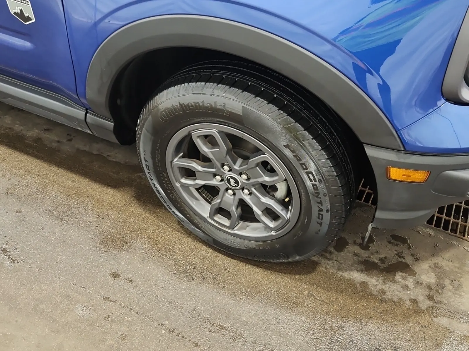 Right Front Wheel/Tire Photo