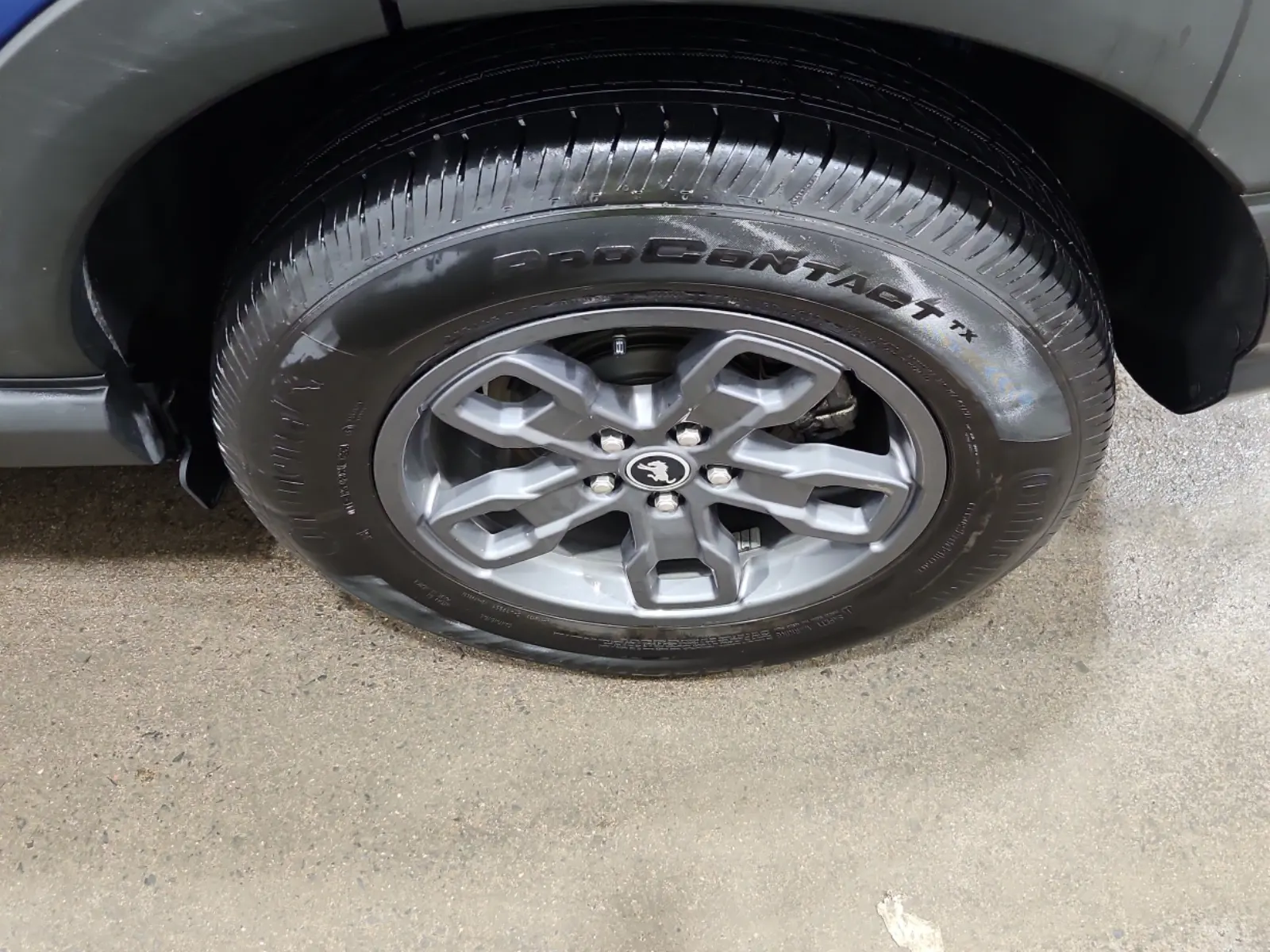 Left Rear Wheel/Tire Photo