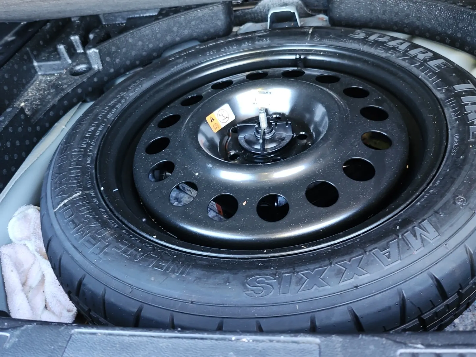 Spare Tire & Wheel Photo