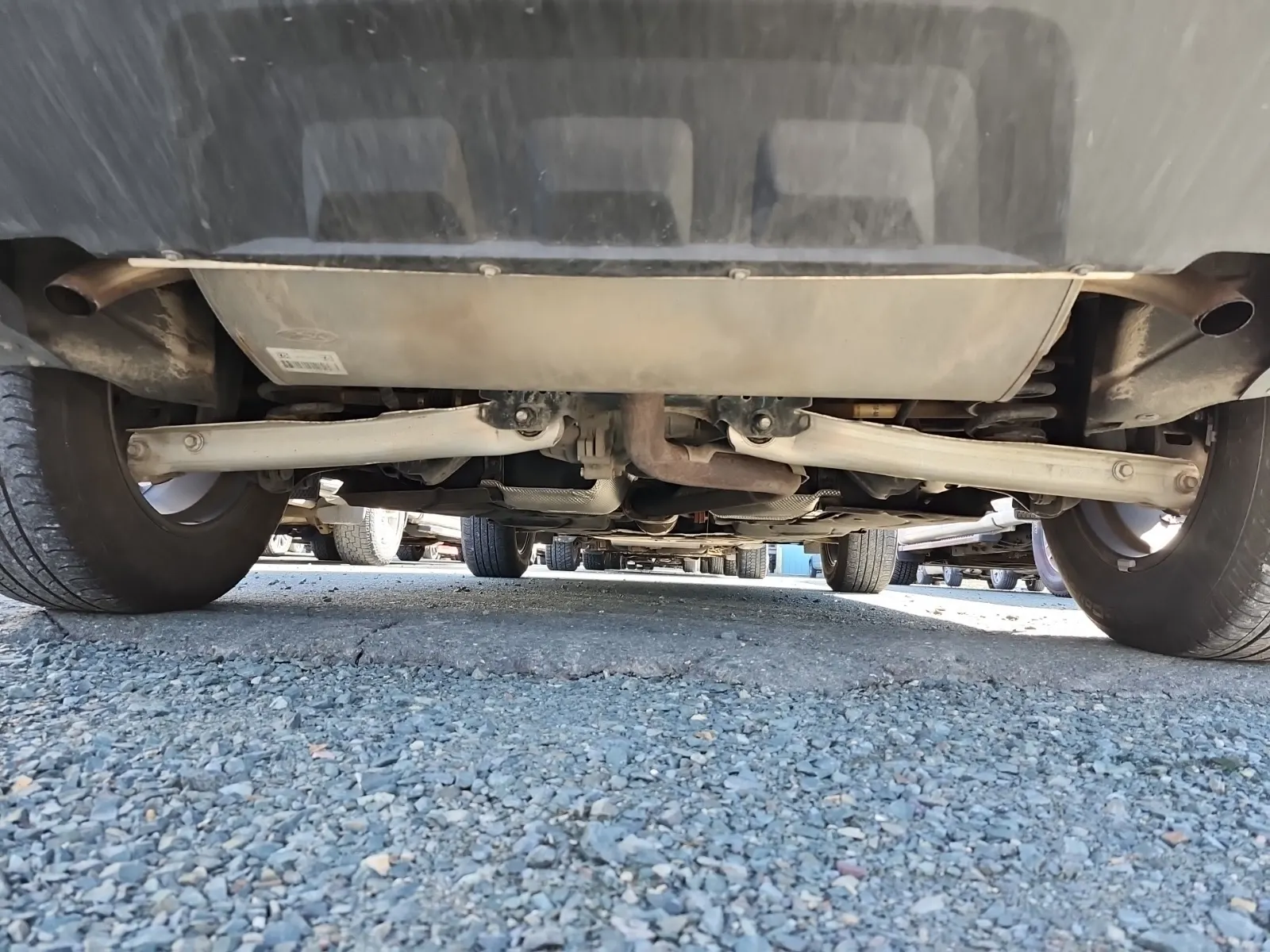 Undercarriage - Rear Photo