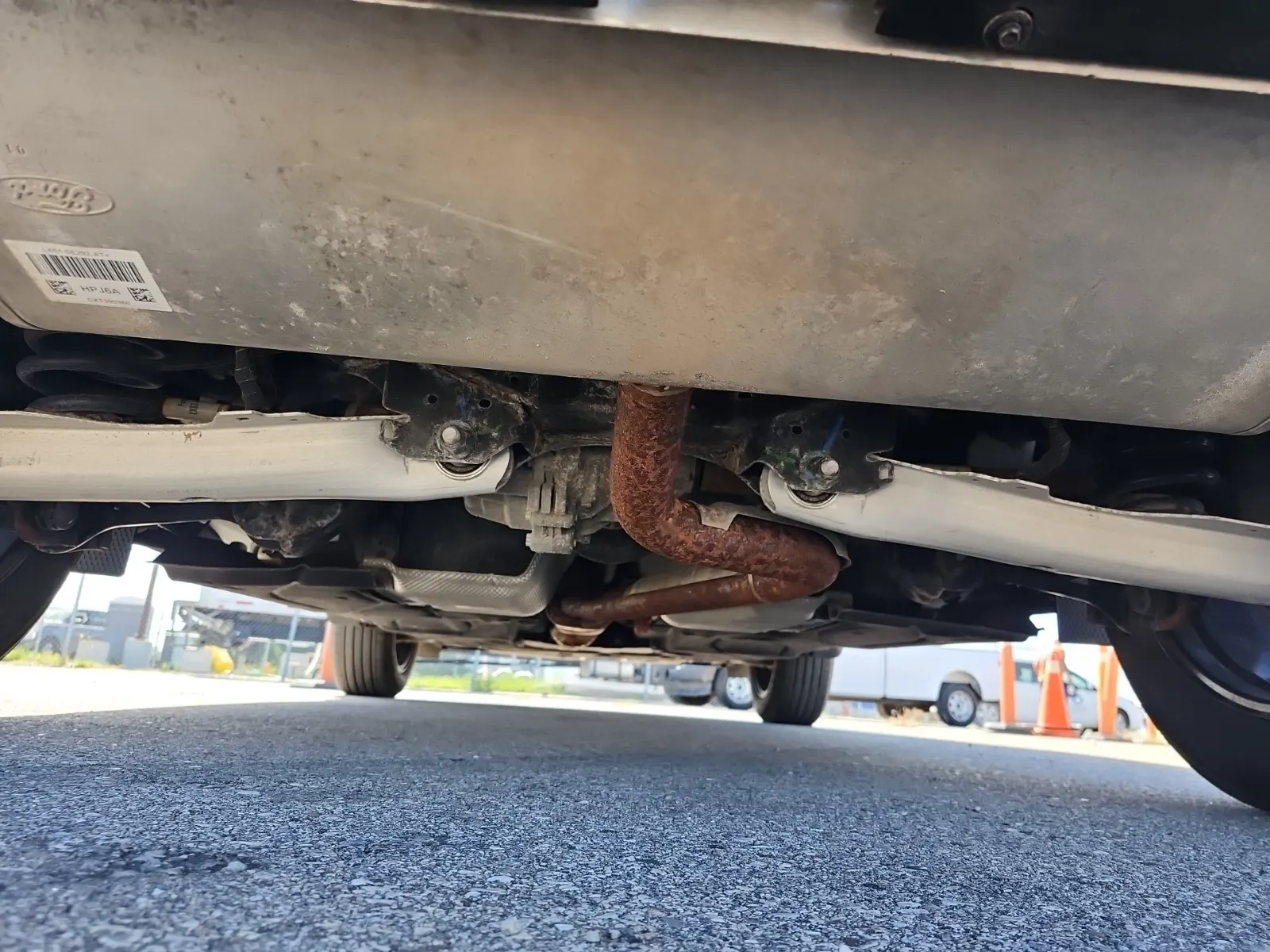 Undercarriage - Rear Photo