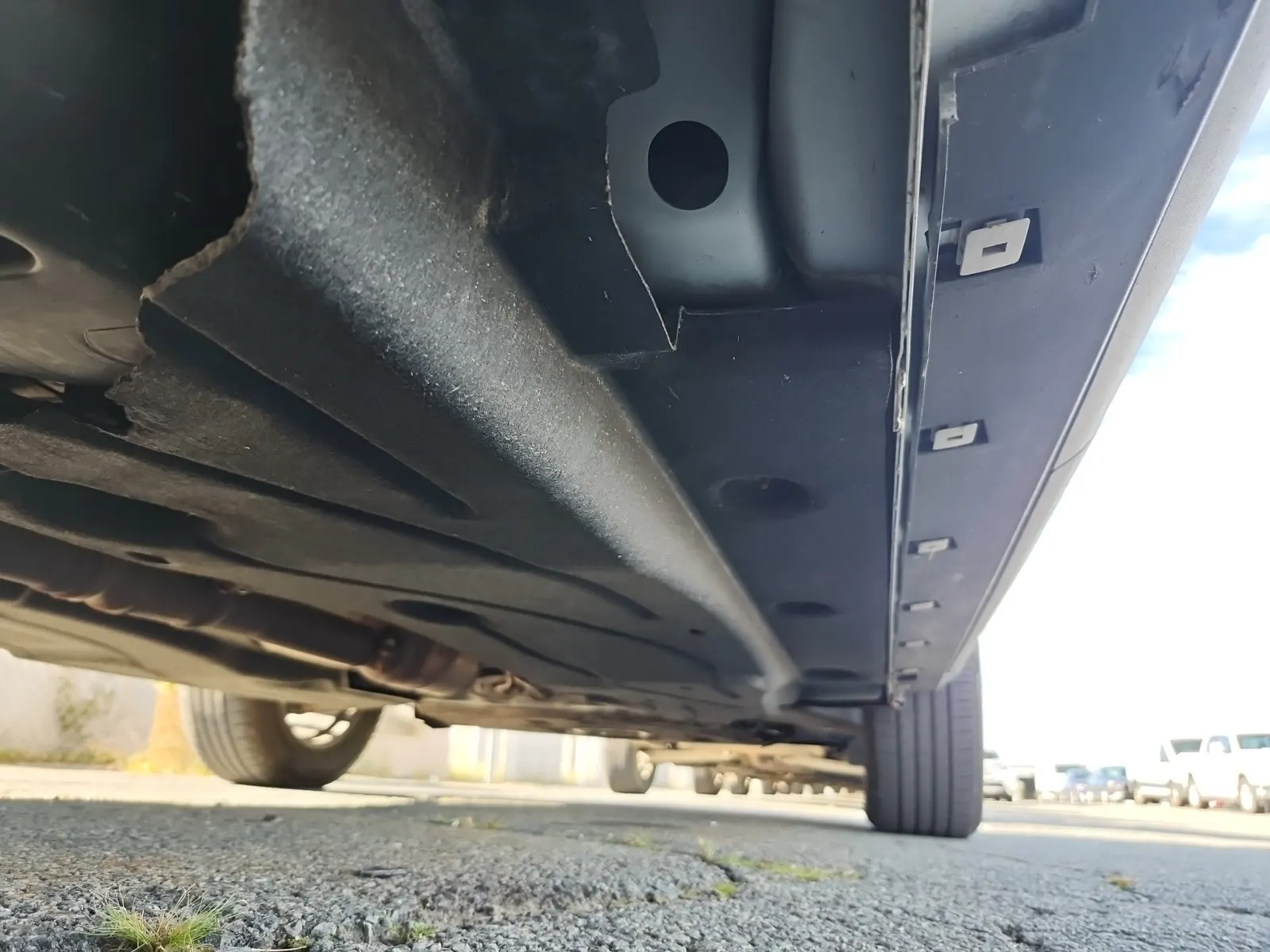 Undercarriage - Passenger Photo