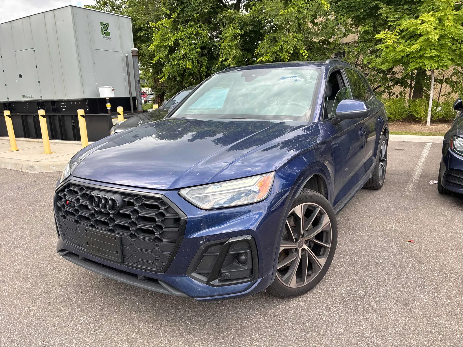 3/4 Front (Main image)