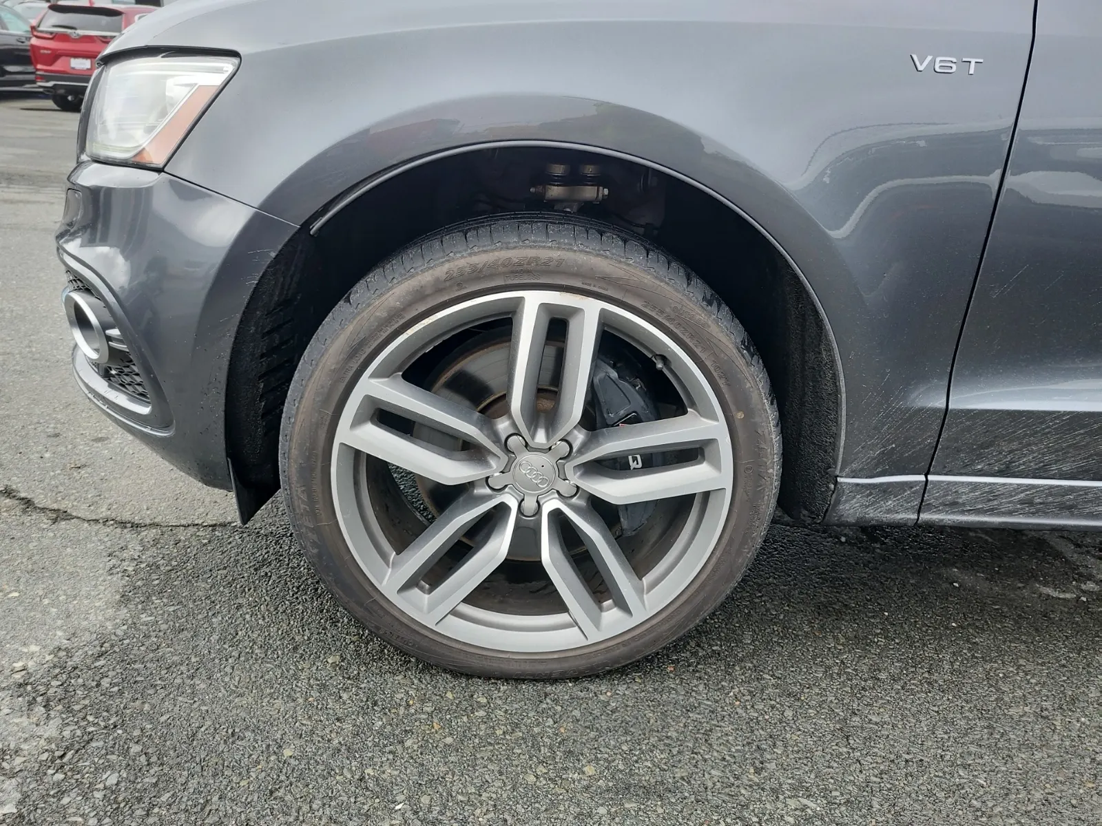 Front driver wheel/tire photo