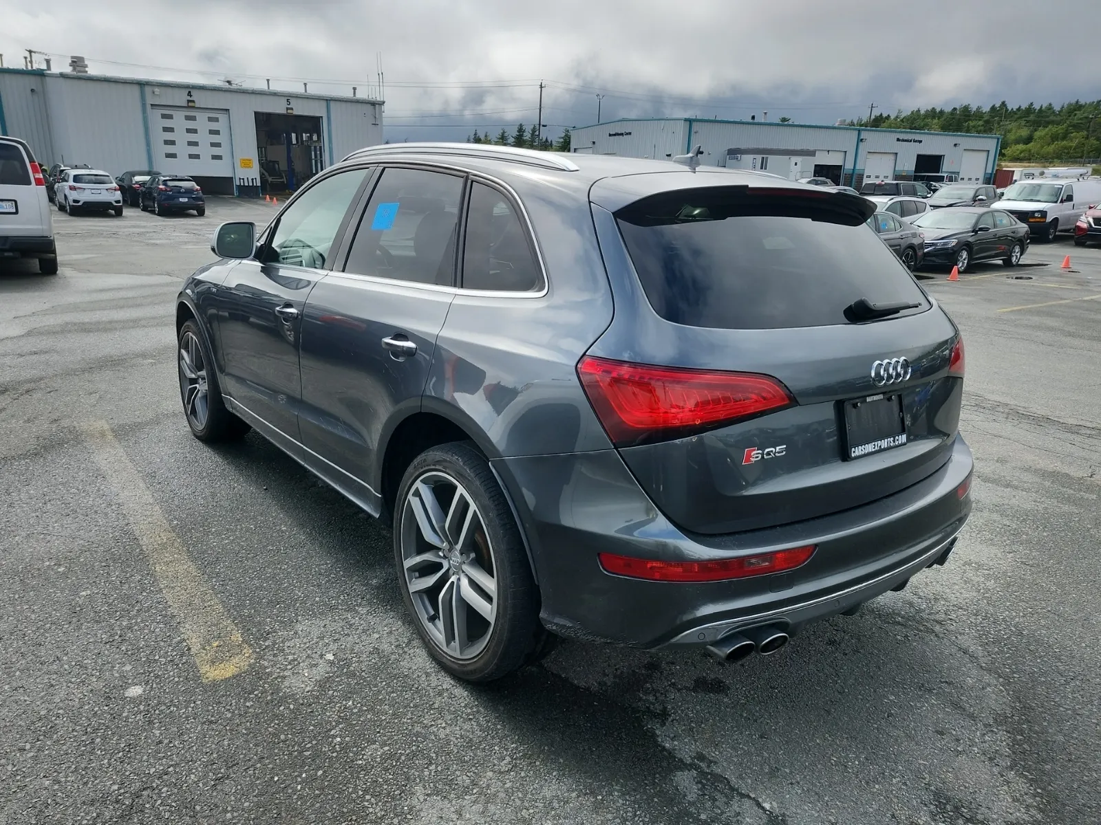 Driver Rear 3/4 Photo