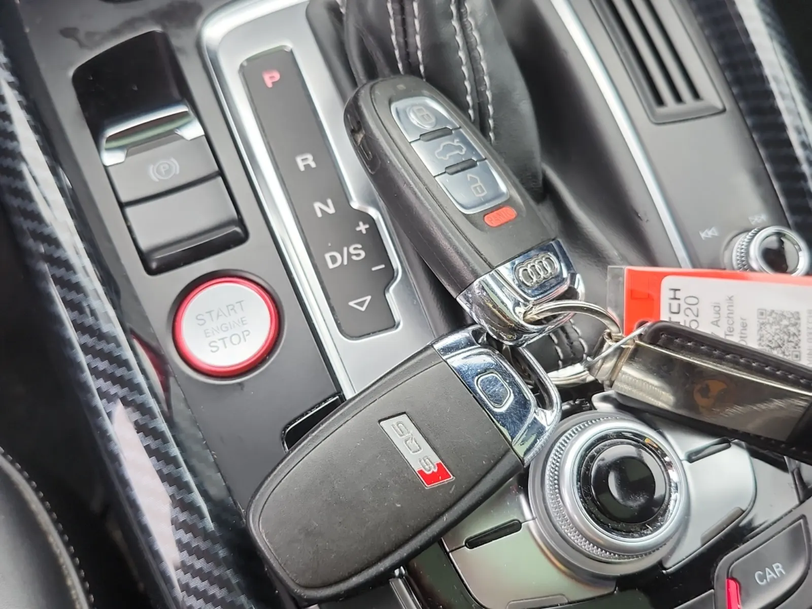 Keys/Fobs/Manual Photo