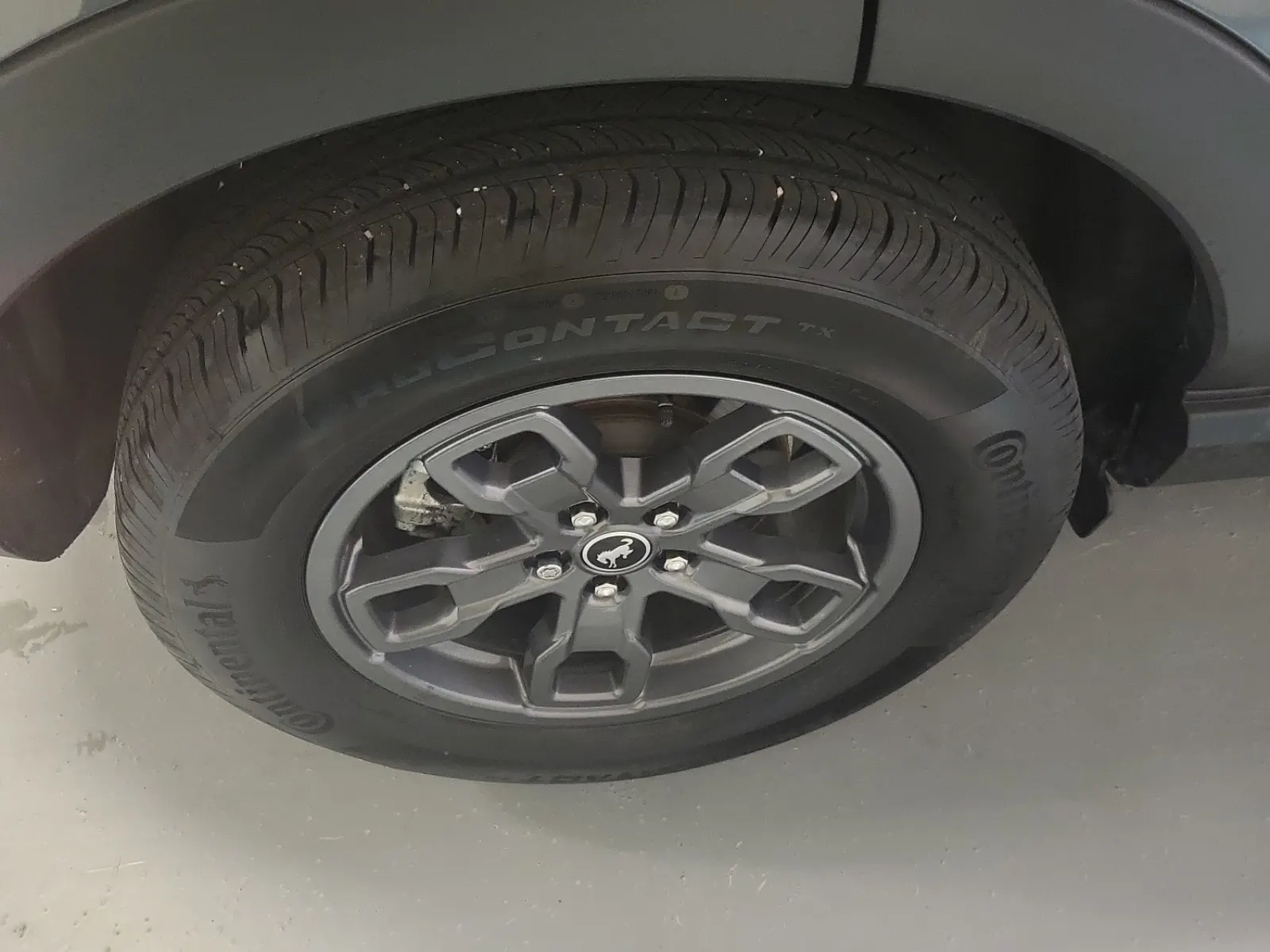 Right Rear Wheel/Tire Photo