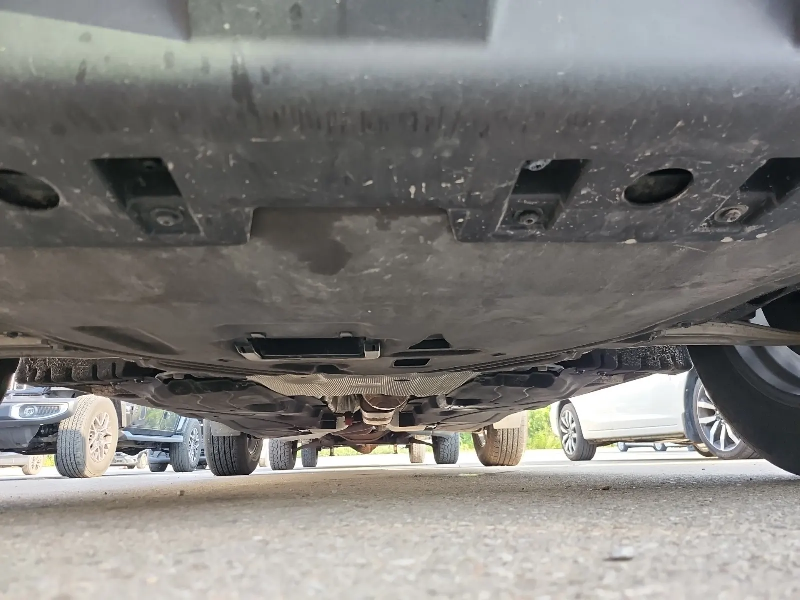 Undercarriage - Front Photo