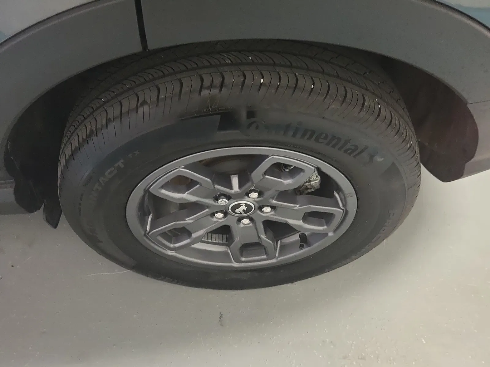 Left Rear Wheel/Tire Photo