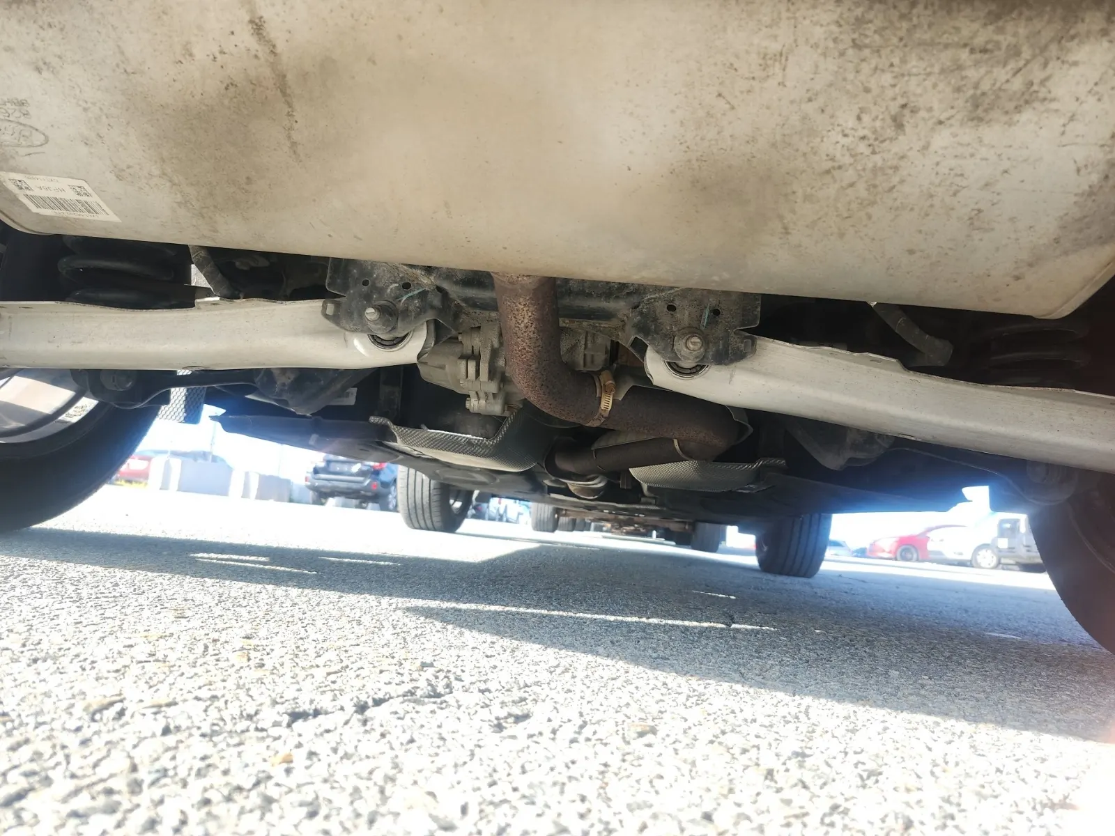 Undercarriage - Rear Photo