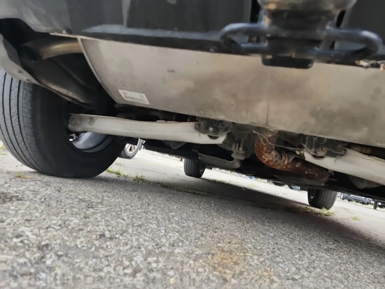 Undercarriage - Rear Photo