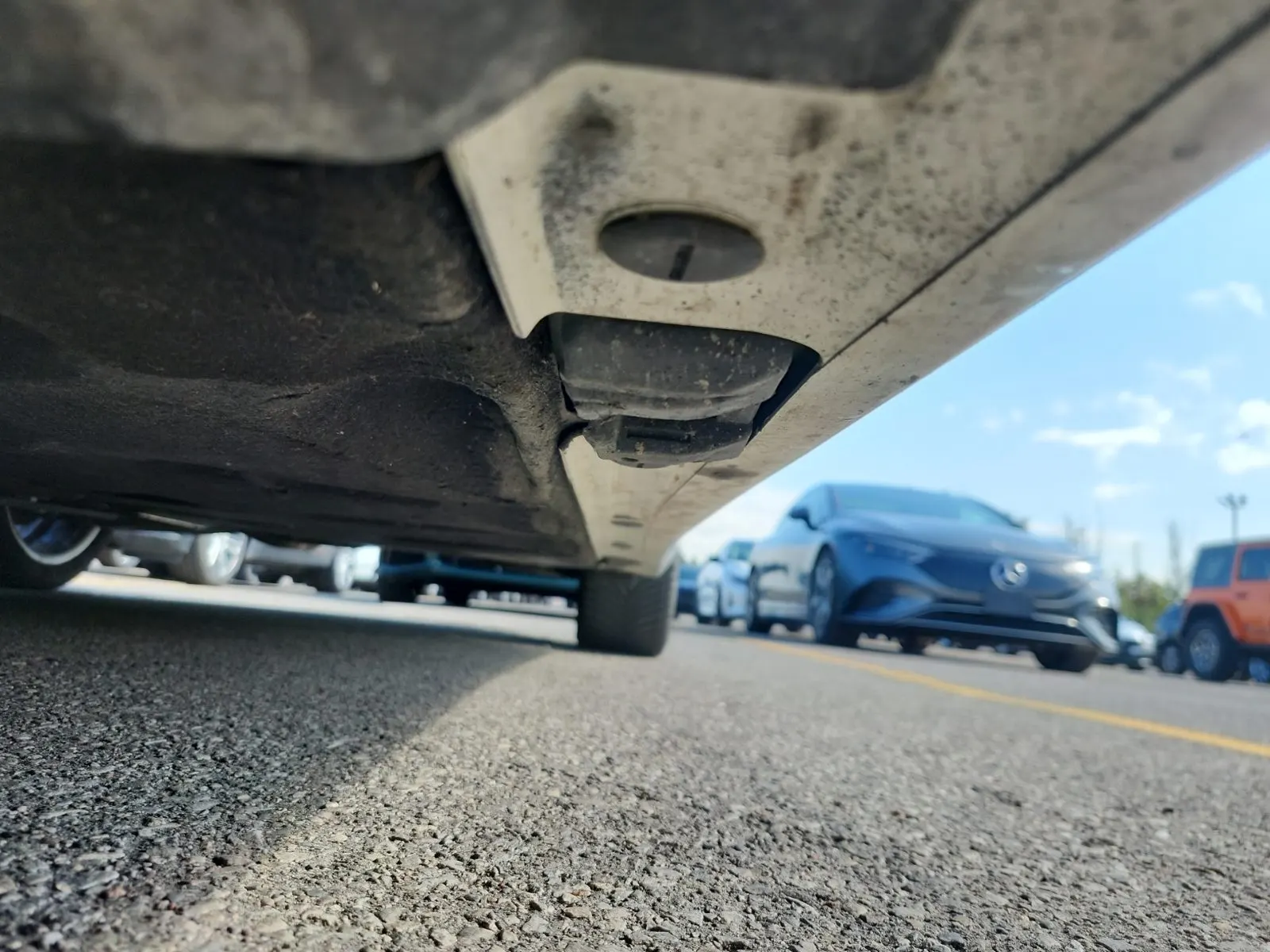 Undercarriage - Driver Photo