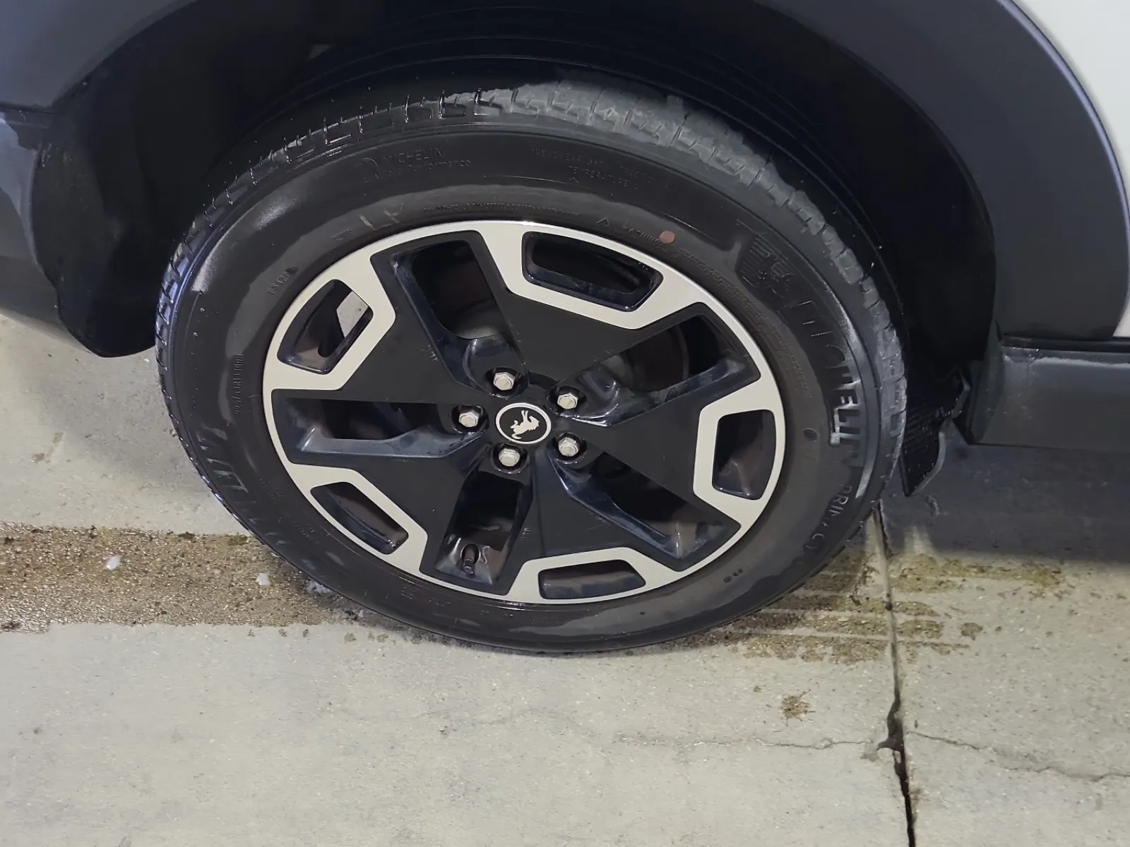 Right Rear Wheel/Tire Photo