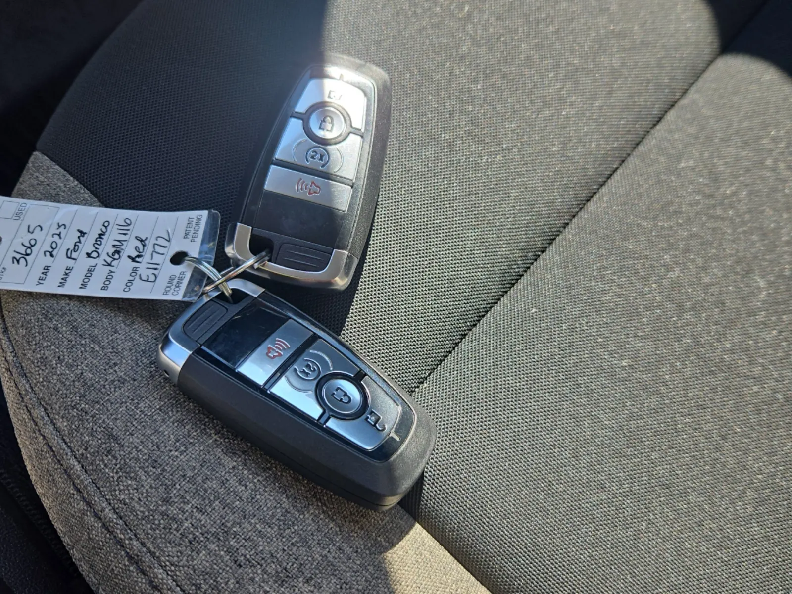 Keys/Fobs/Manual Photo