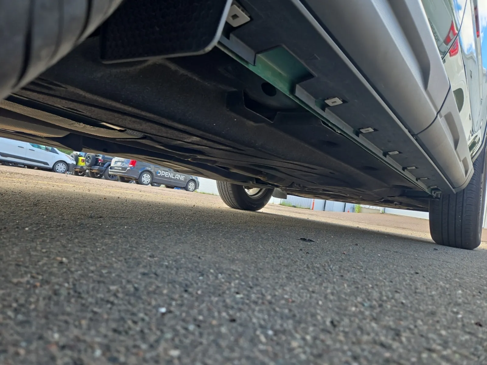 Undercarriage - Passenger Photo