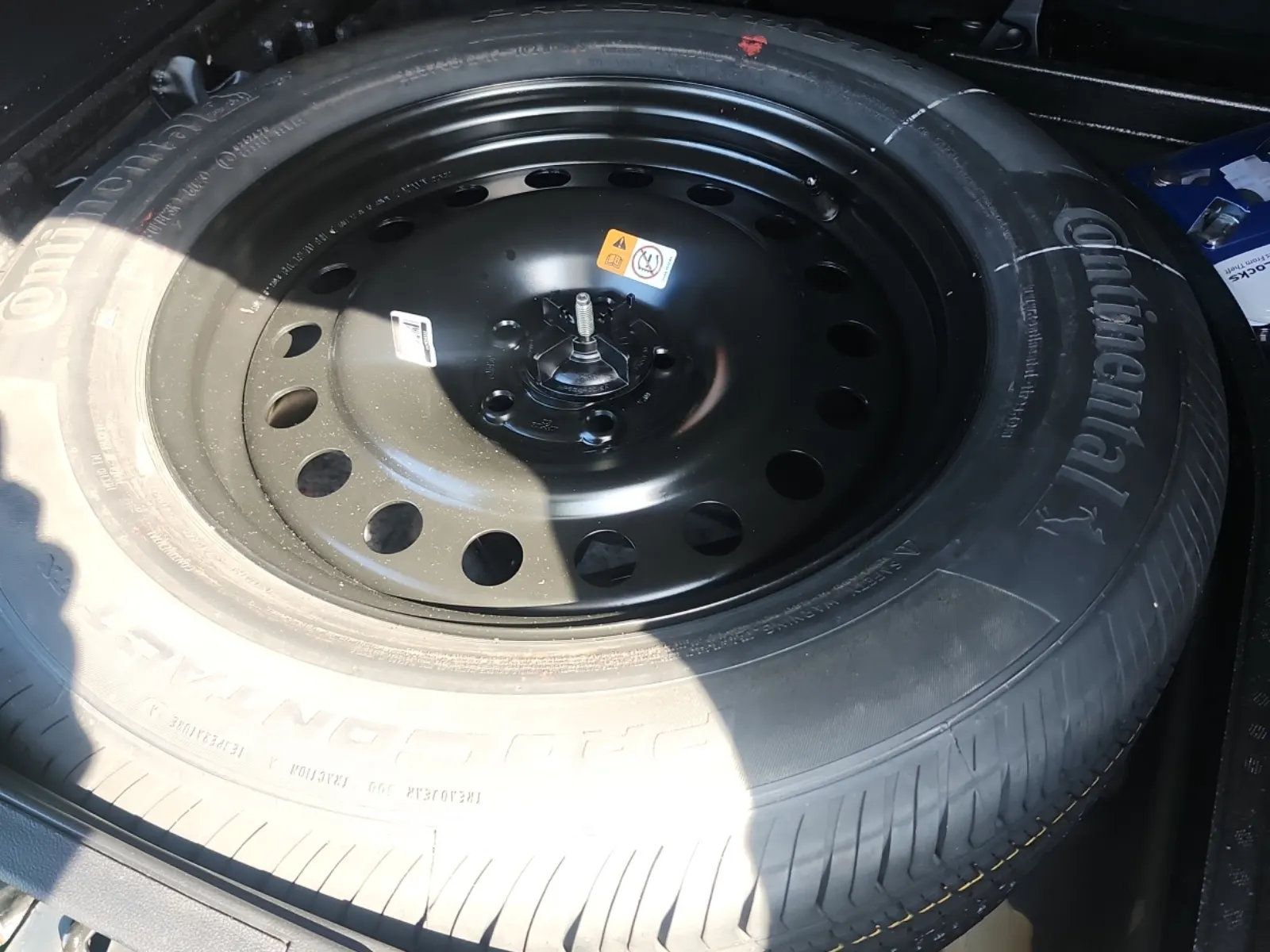 Spare Tire & Wheel Photo