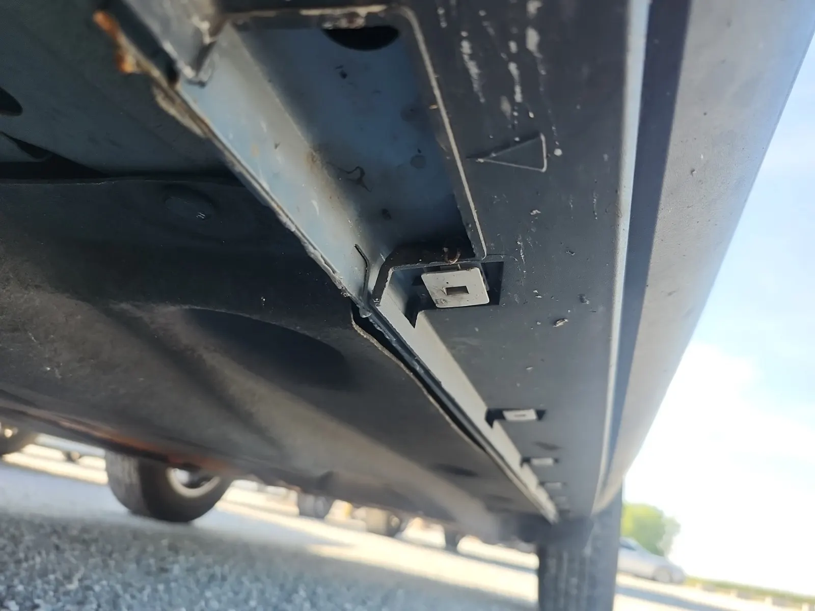 Undercarriage - Driver Photo