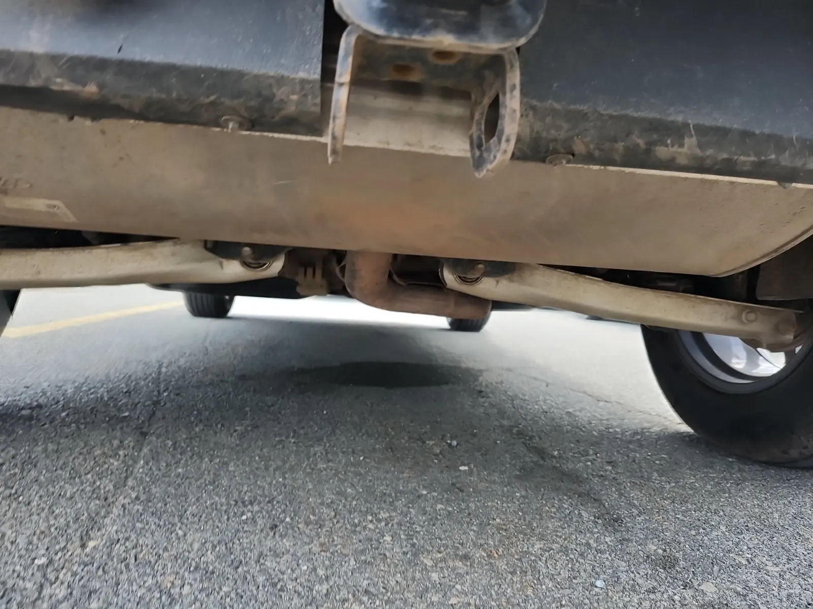 Undercarriage - Rear Photo